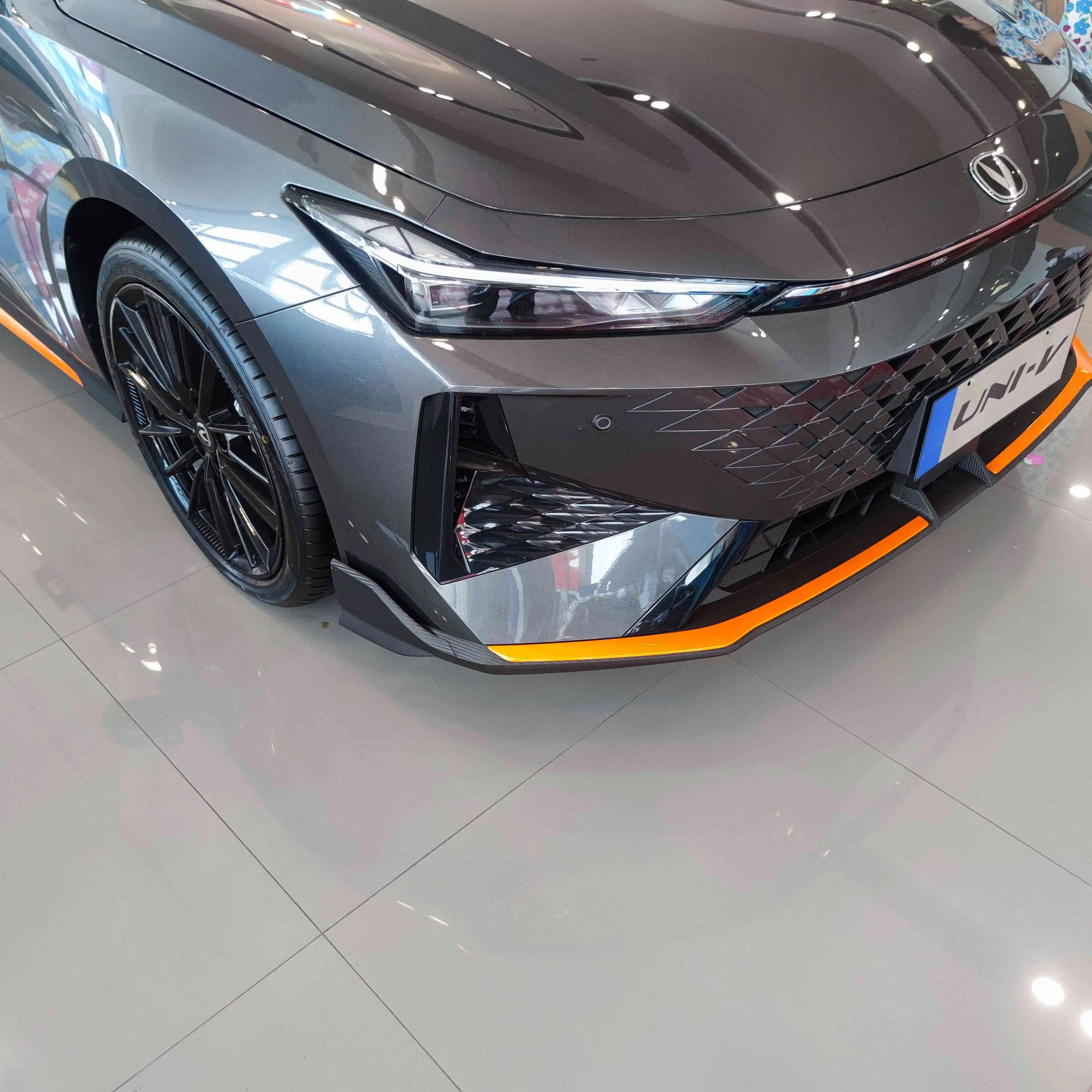Changan UNI-V бензиновые подержанные автомобили для продажи недорогих автомобилей