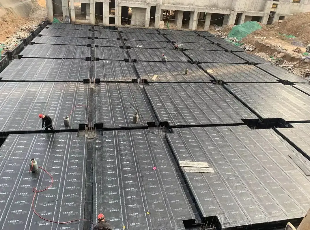 Green SBS Modified Bitumen Professional Waterproof Material Waterproof Membrane For Roof Bituminous Sand Waterproof Membrane