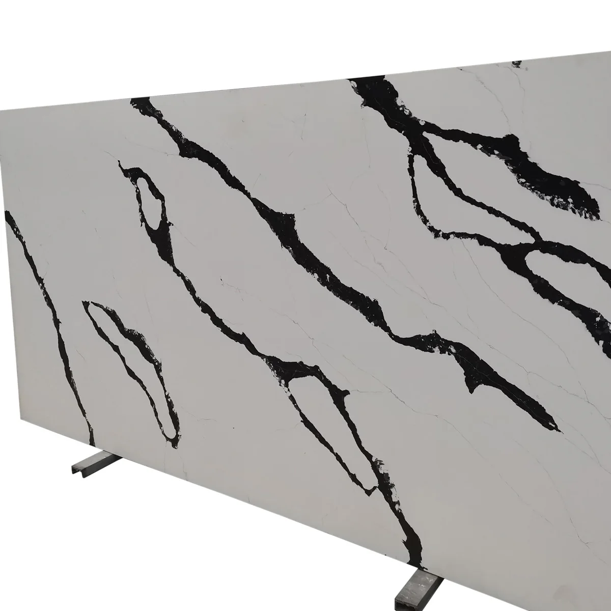 Полированные кварцевые плиты черного и белого цвета искусственные Calacatta от производителя