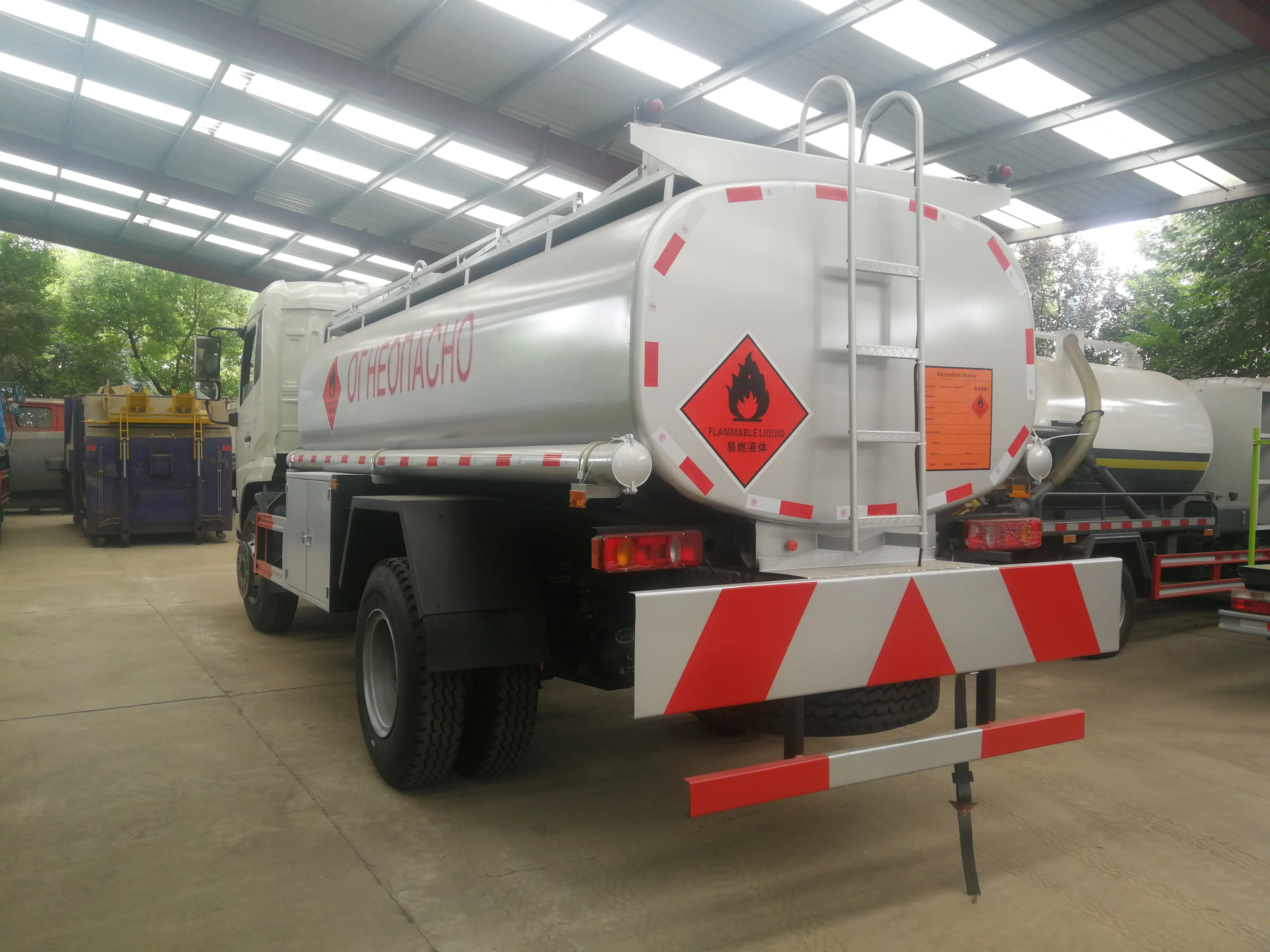 NEW Dongfeng 4x2 Fuel Tanker Truck 5/10/20/30CBM Oil Tank Trailer Tanker Dongfeng cummins engine customizable For Sale