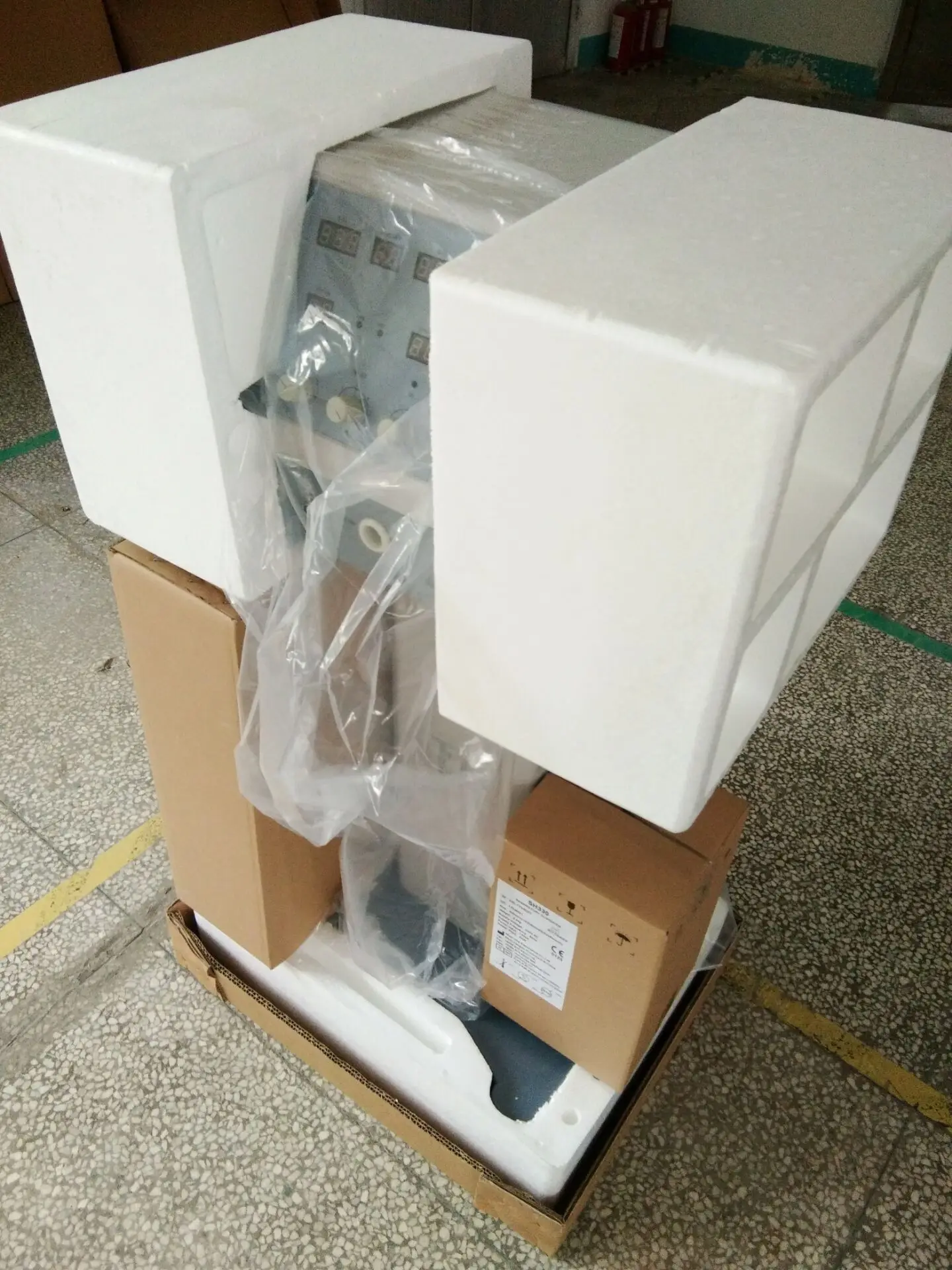 China Manufacturer Factory Price Breathing Medical Product High-End Use for Adult and Infant ICU Ventilator