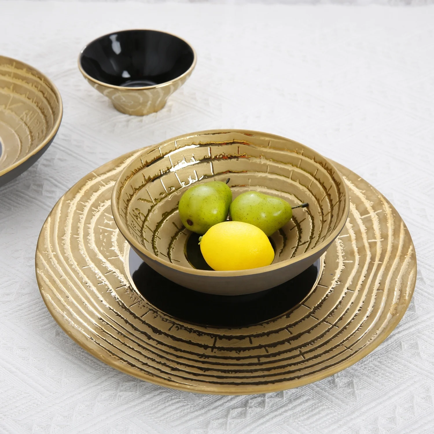 Hotel Restaurant Tableware Plates and Bowls Set Round Black Gold Annual Ring Pattern Crackle Glaze Ceramic Porcelain Dinnerware