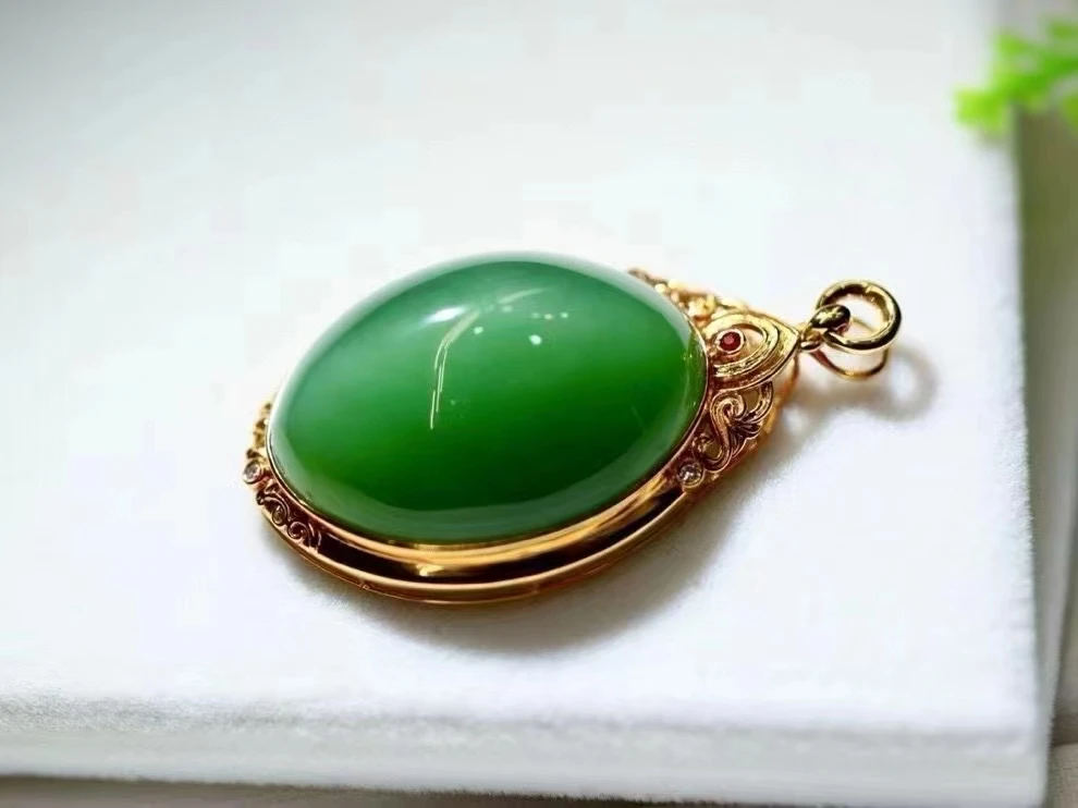 MEDBOO Fine Jewelry Factory Real 18k White Gold Egg Jewellery Classic Spinach Green Nephrite Hetian Jasper Jade Pendant.
