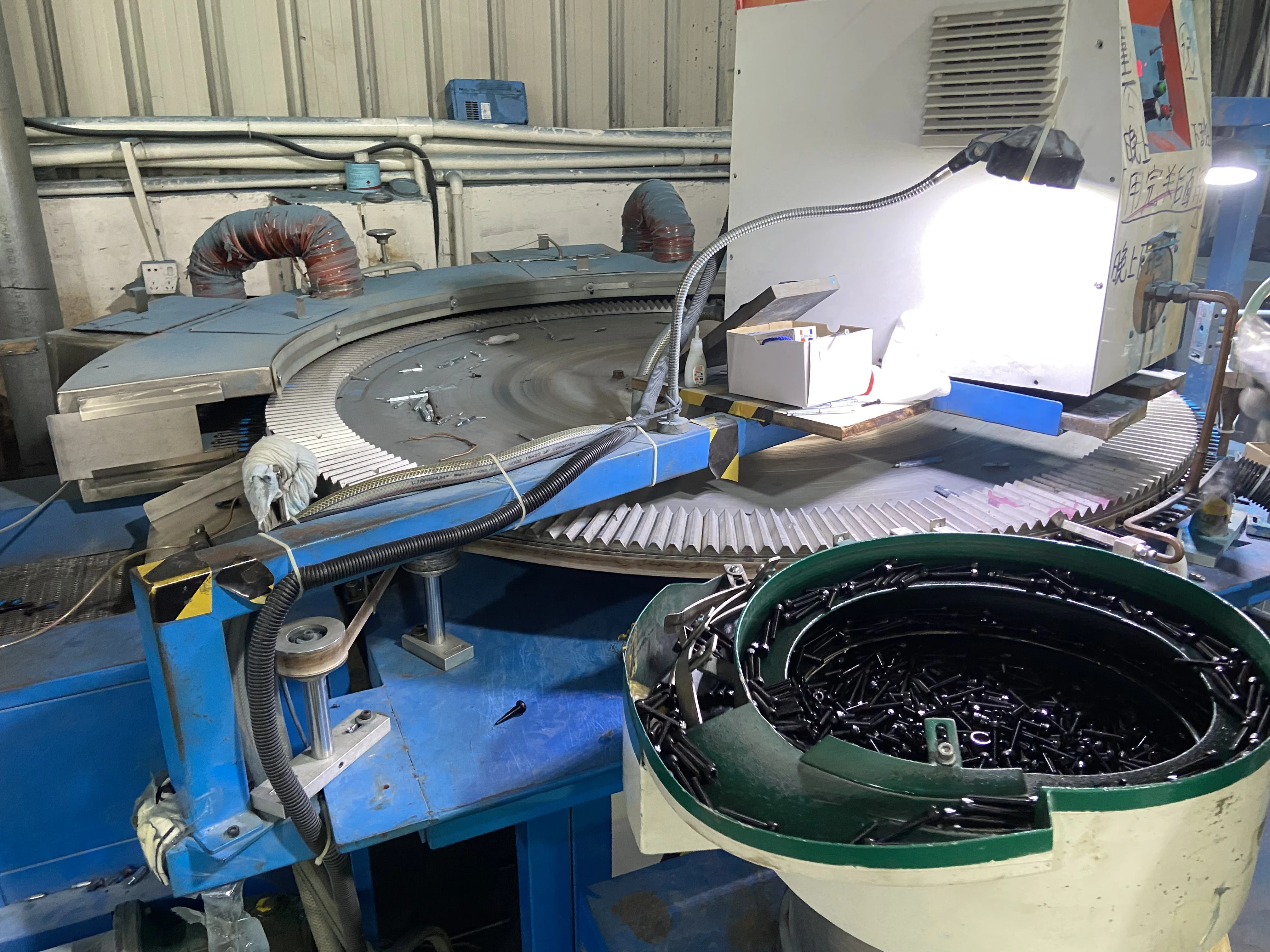 Крепежные детали для токарного станка