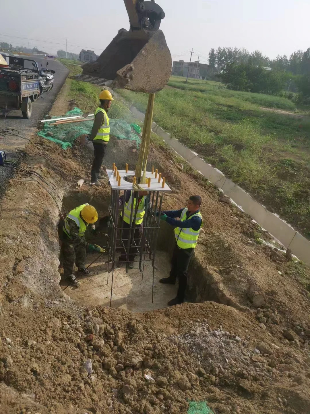 Classic 10 meters smart traffic light pole for football stadiums