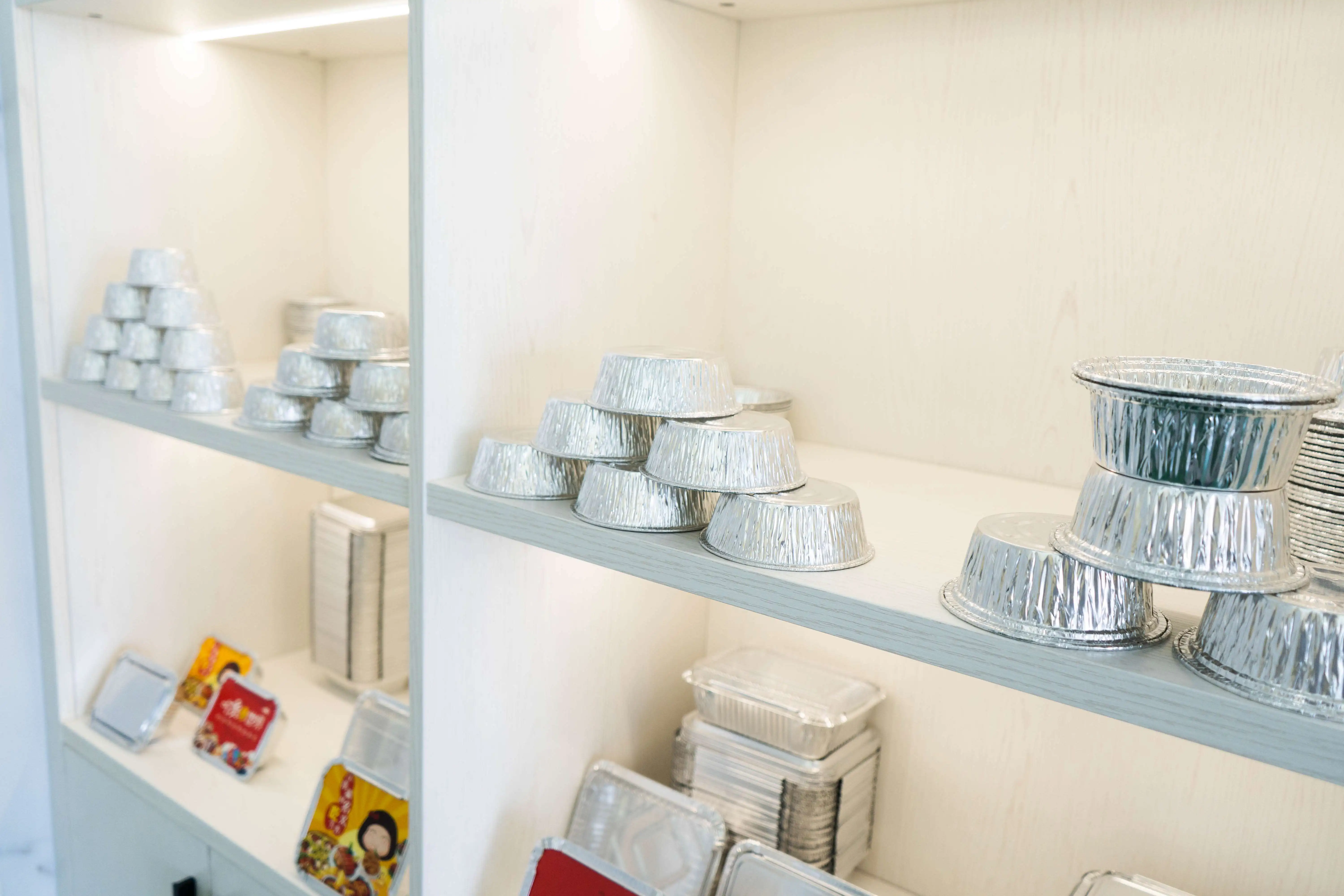 OEM logo aluminium foil container snail trays for fast food