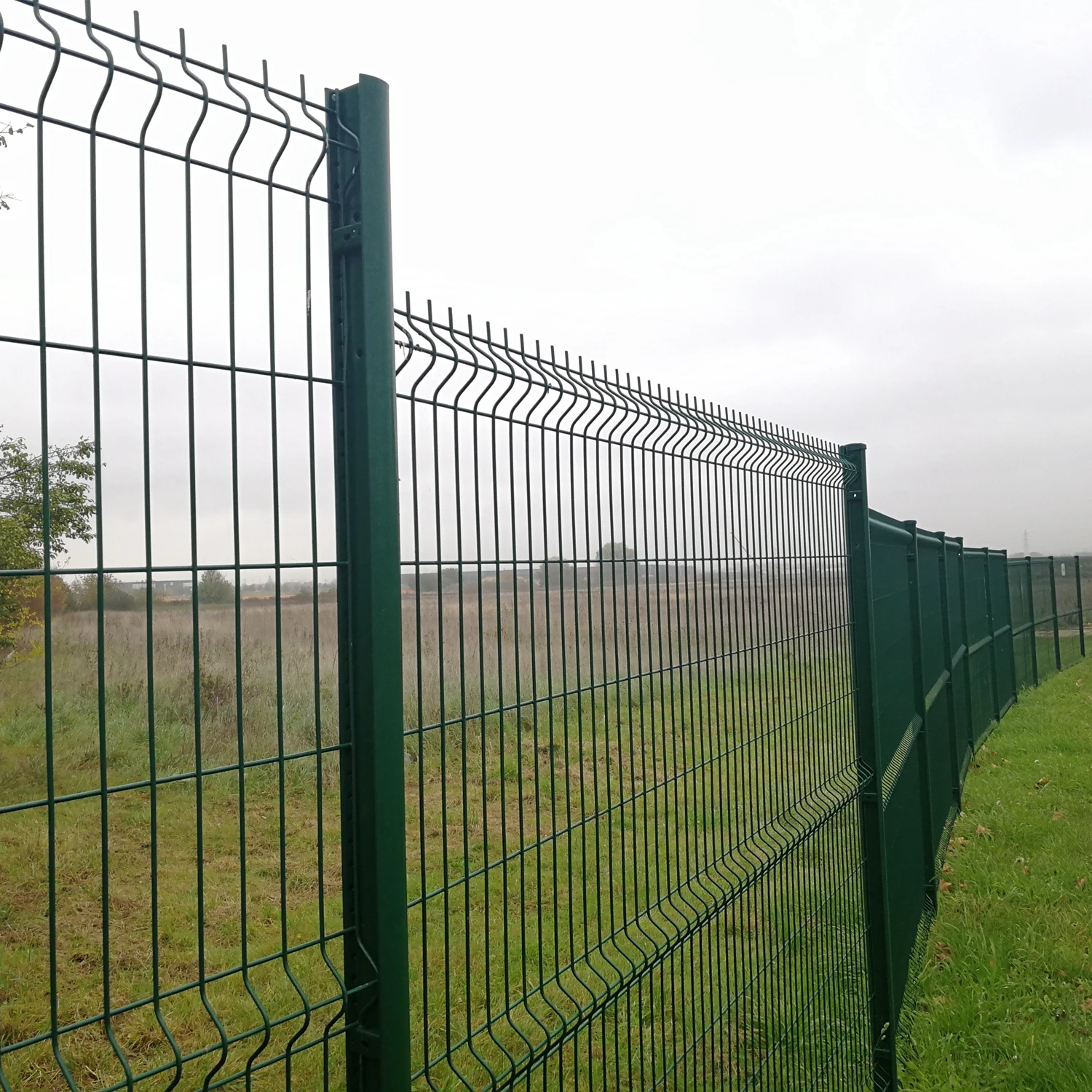 Modern 3D Metal Wire Fence Panel V Folds Welded Steel Mesh for Home Garden Gate Factory Security Application Low Maintenance