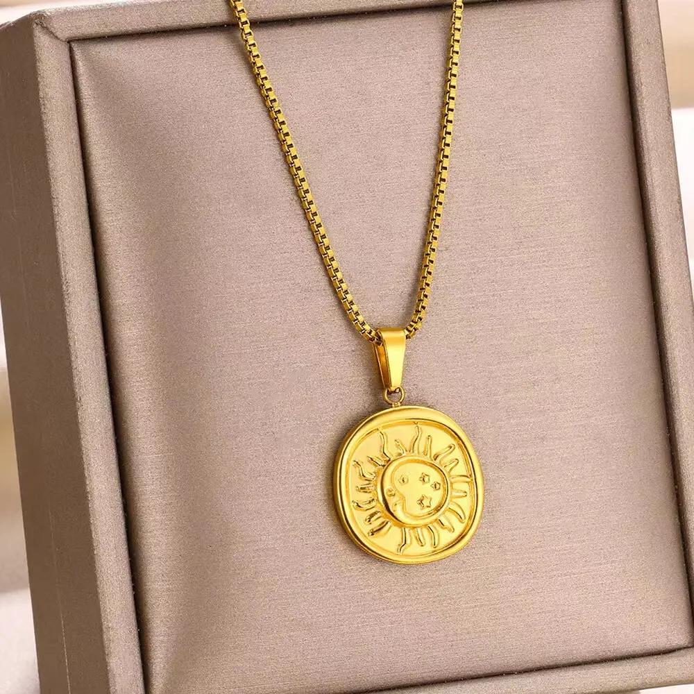 Fashion Sun Star Design Necklace Stainless Steel Plated 18K Gold Vintage Gold Disk Pendant Necklace Jewelry