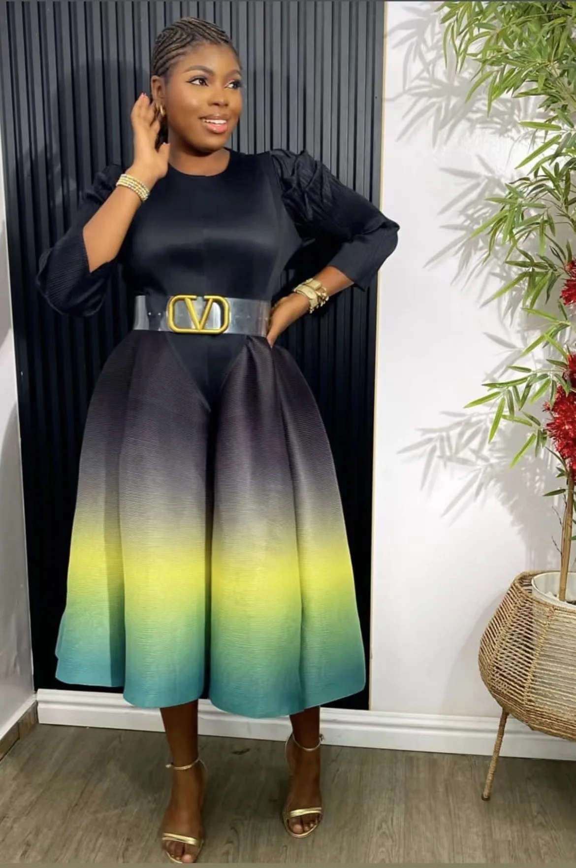 Newest Fashion Elegant Casual Style Factory Outlet Operated Gradient Color Round Neck Miyake Pleated Tunic Woman Dress