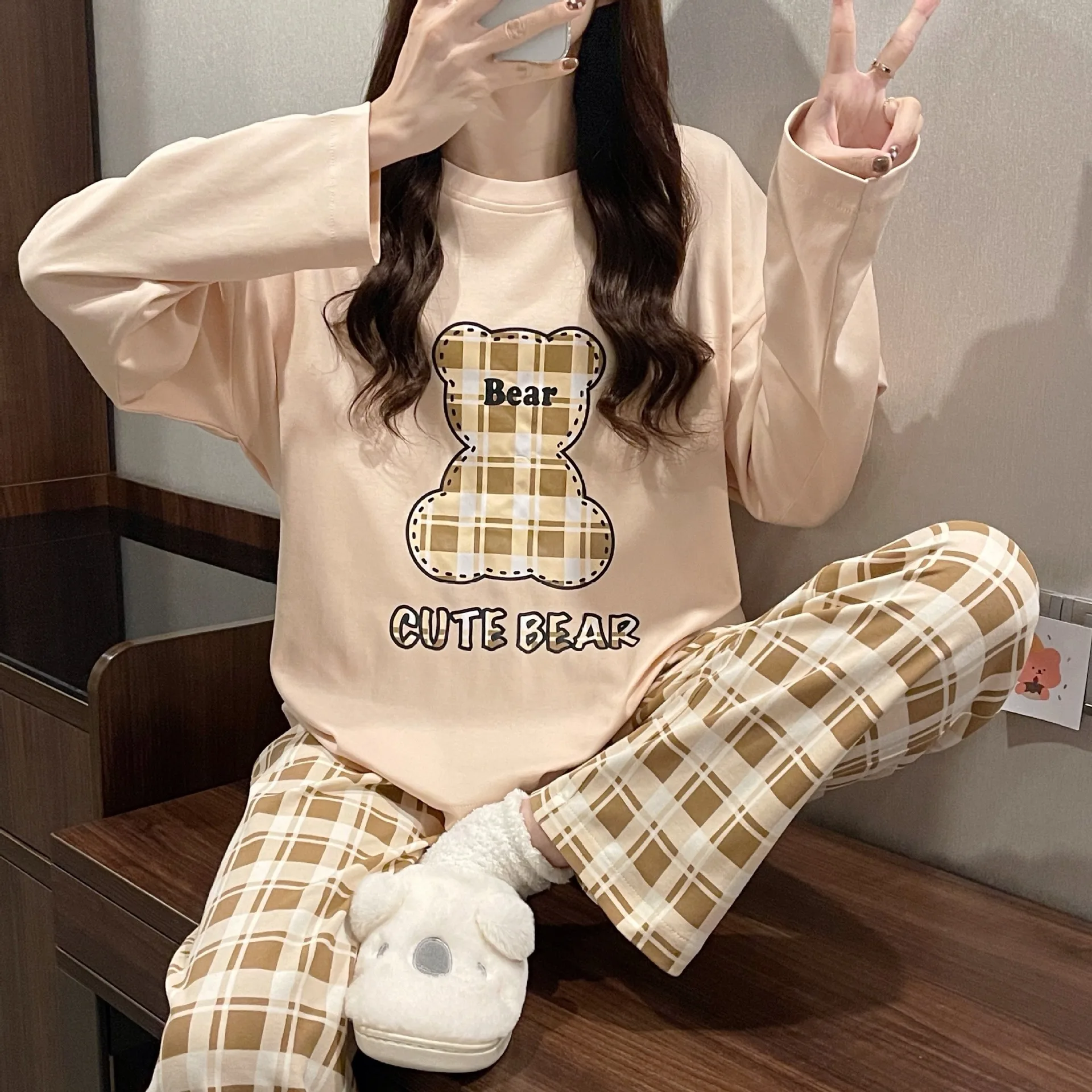 Pajamas ladies spring and autumn lovely leisure comfortable large round neck long sleeve home clothes set