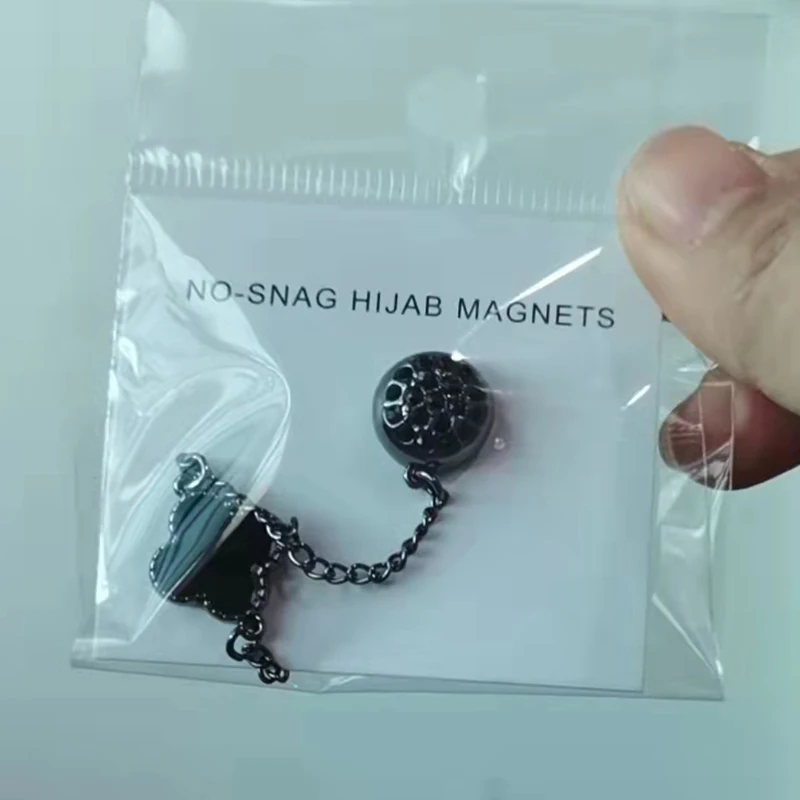 Factory Cheap Price Safety High Quality Magnet No-snag Hijab Pin Four-leaf Clover Chain Pins Magnetic Muslim Scarf Brooches