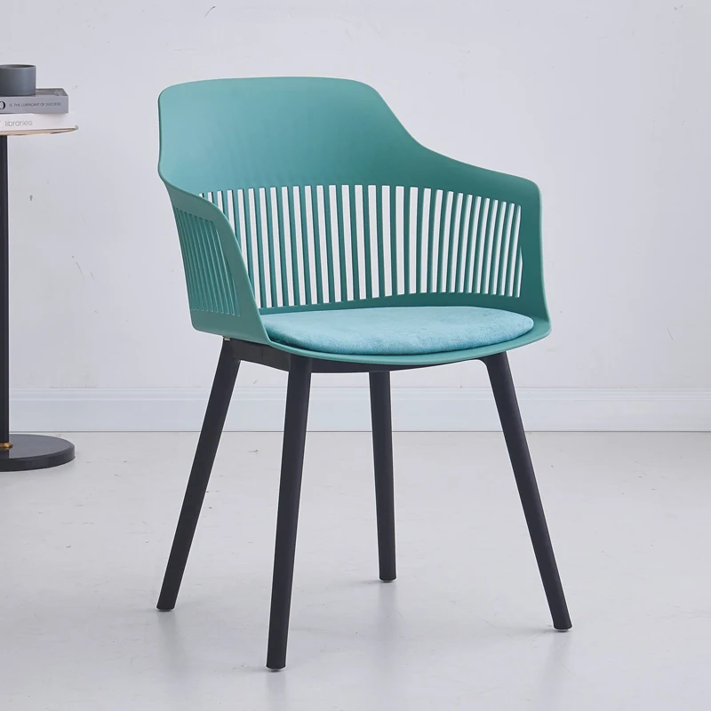 Cheap Wholesale Modern Design Coffee Shop Stackable Dine Dinning Room Dining Plastic Cafe Chair