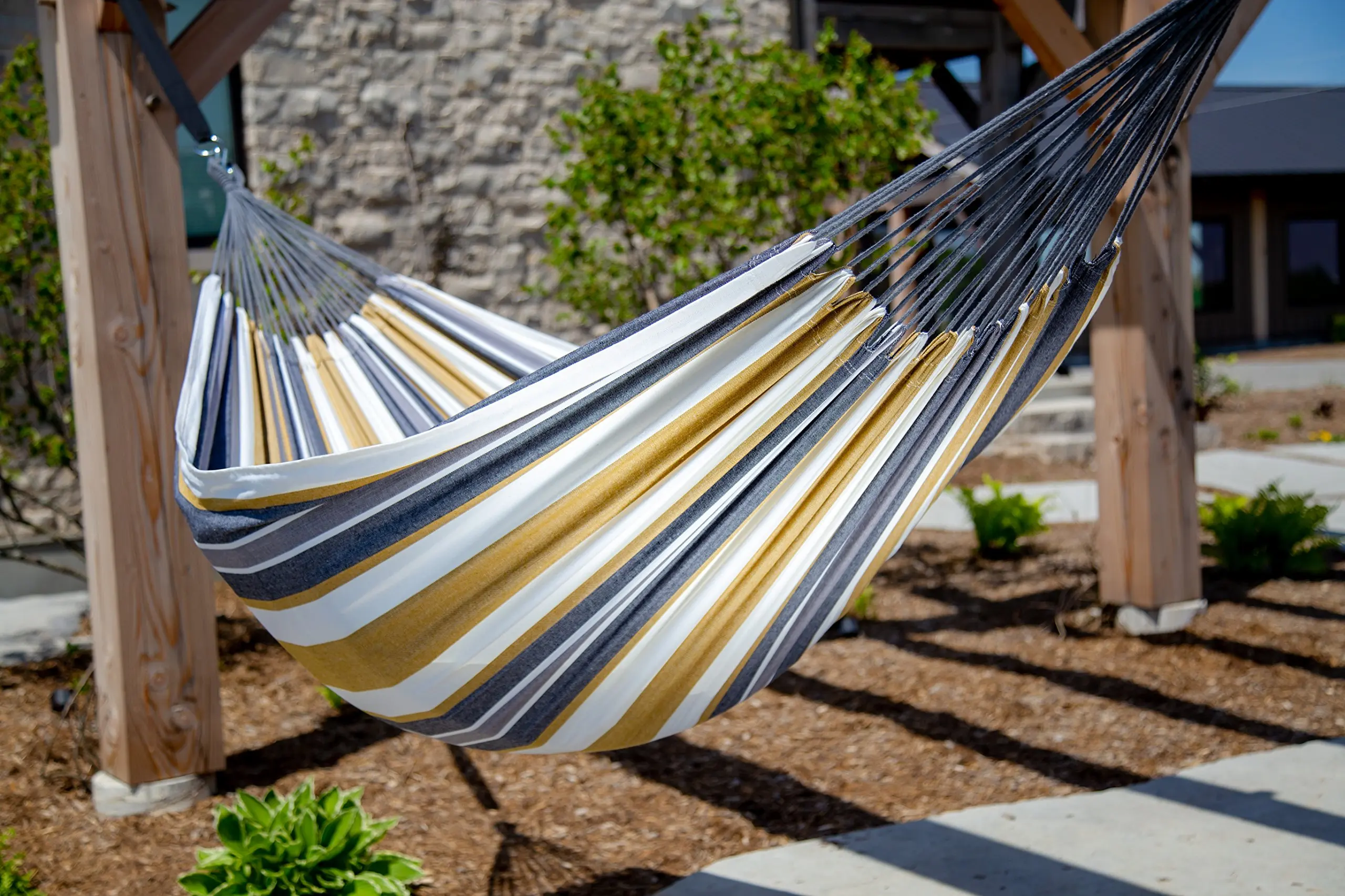 Factory Direct Cheap Garden Cotton Portable Hammock, Comfortable Fabric Hammock, Holds up to 660 lbs, Great for Camping, Outdoor