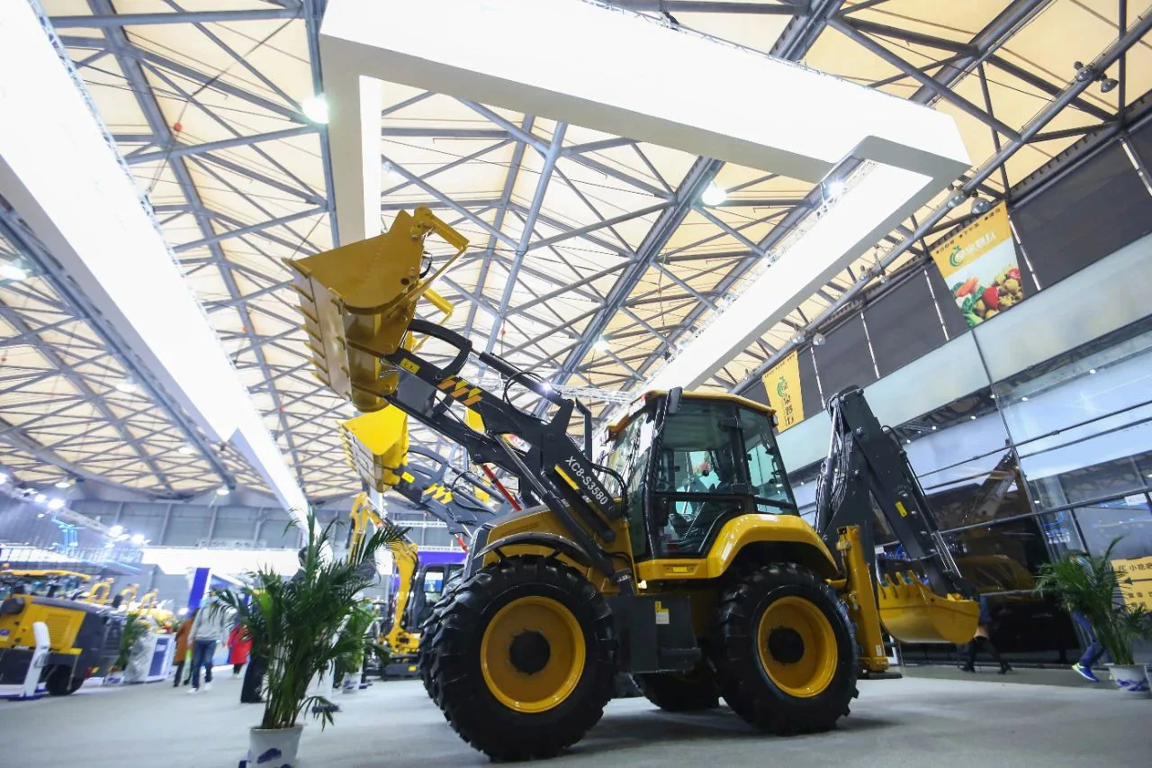 Все абсолютно новые 3.5Ton Грузоподъемность 4x4 небольшой экскаватор-погрузчик XC8-S3580 цена