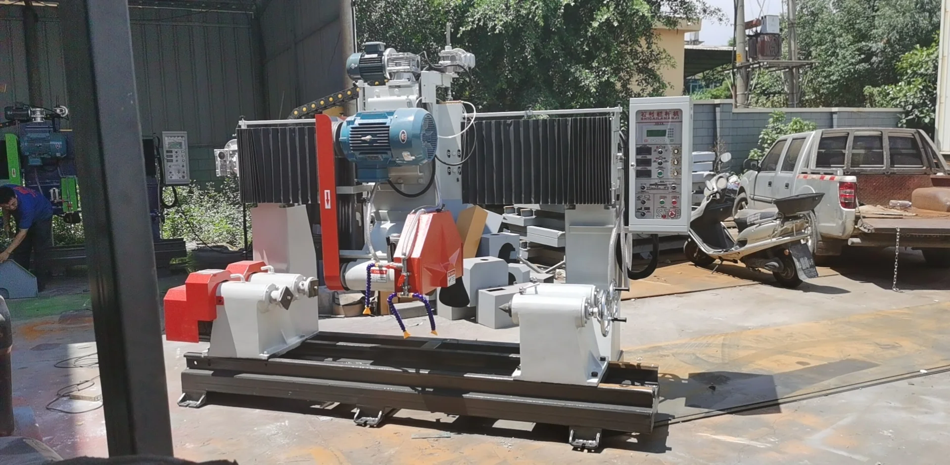 2/4 Pillar Baluster Column Stone Cutting Machines Baluster Profiling Machine