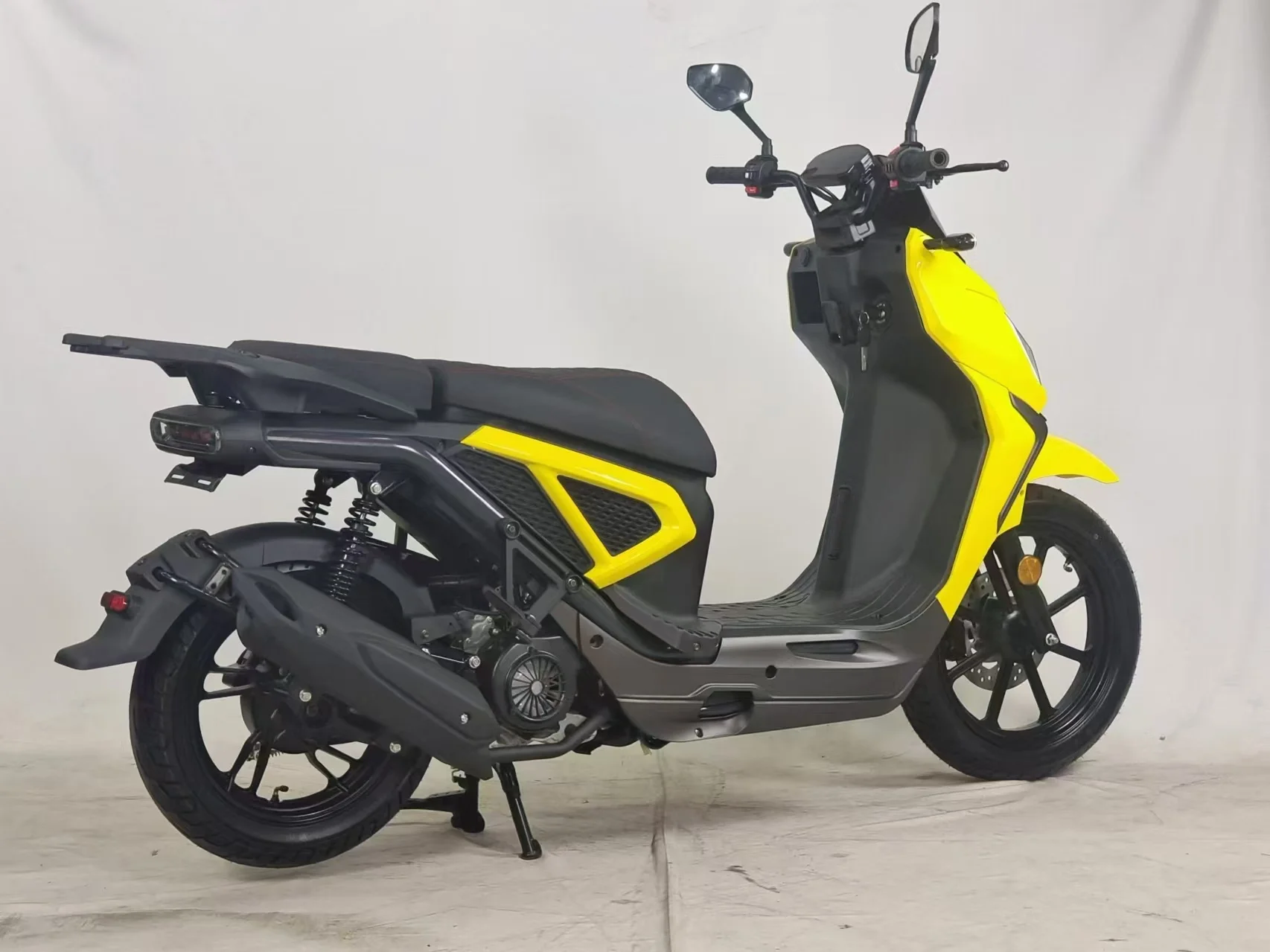 Motorcycle 125CC Water Cooled Single Cylinder Four Stroke Gasoline Motorcycles Road