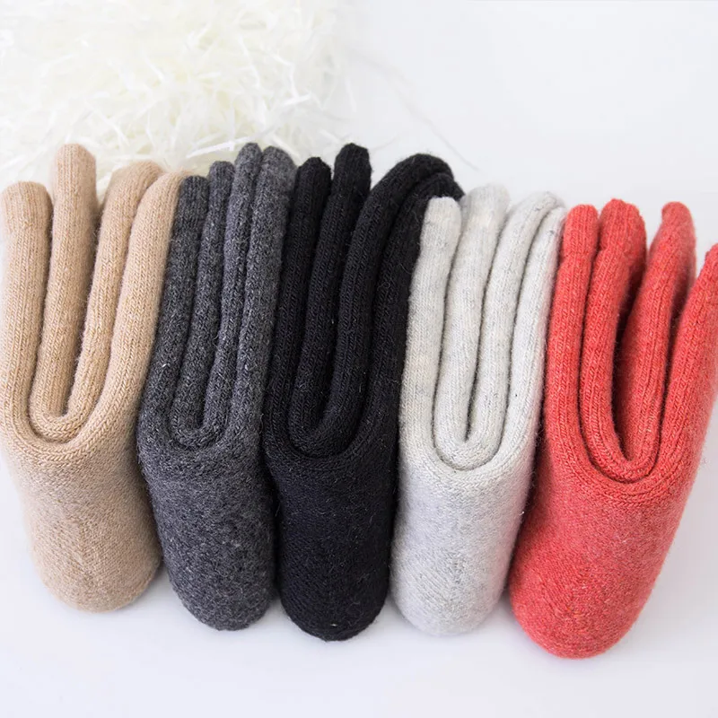 Wholesale High Quality Unisex Cozy Winter Knitted Wool Fuzzy Thick Socks Warm Soft Solid Casual Sports Socks