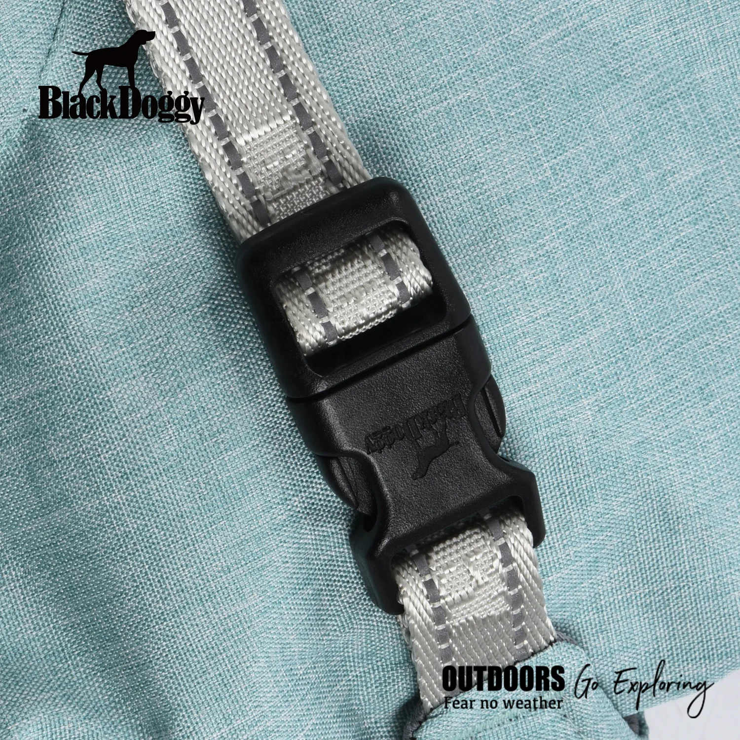 OEM Cationic Nylon Water Resistant Dog Winter Coat Pet Apparel for Large Dog Adventure