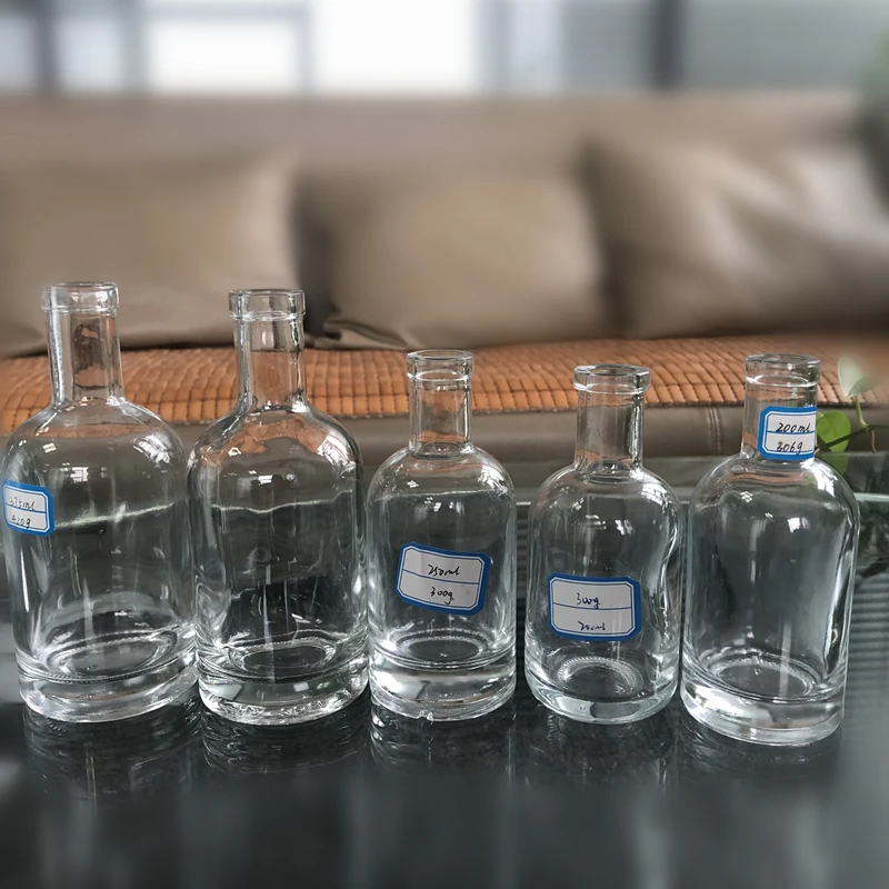 Bar top clear matte black liquor glass bottle 700m 750ml gin whiskey vodka spirit glass bottle 500ml 1000ml for liquor rum