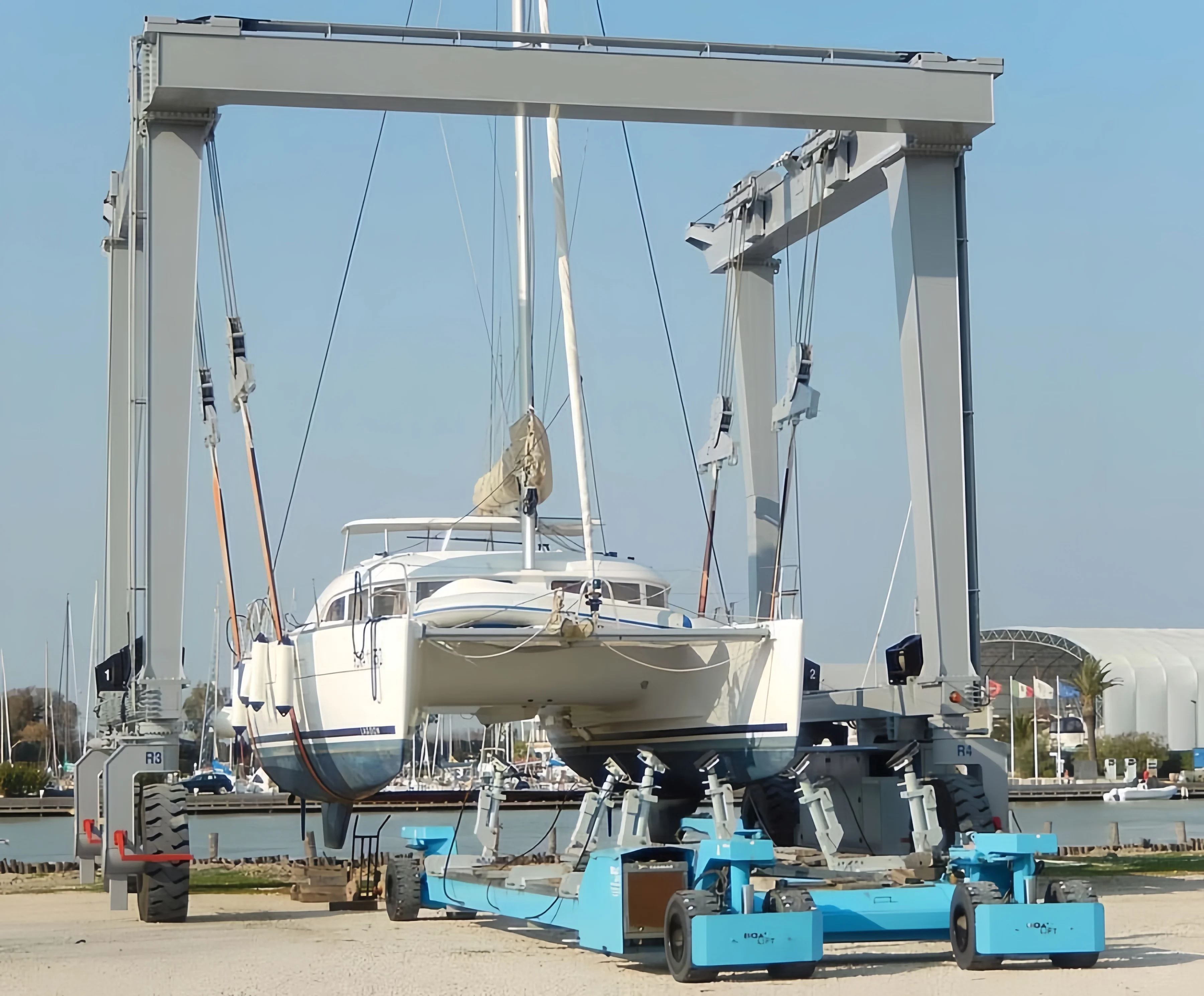 Customizable Mobile Boat Hoist with Engine Lightweight Mobile Lifting Device