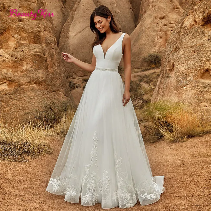 2 In 1 Wedding Jumpsuit With Detachable Skirt Two Pcs Bridal Custom Modest Wedding Dresses Lace Tulle V-Neck Sweep Train Gowns
