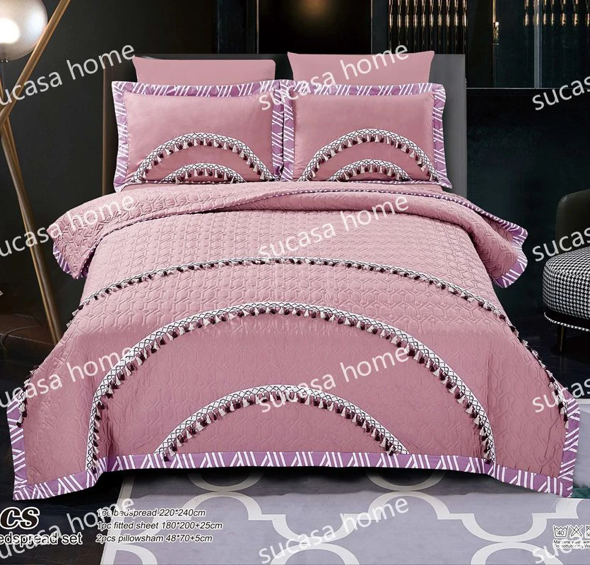 Factory manufacturer luxury four season  Quilted custom king size comforter sets