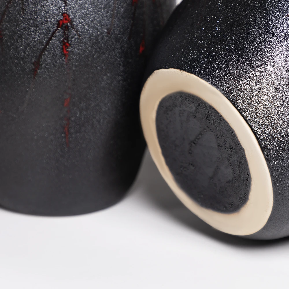 Merlin Living red texture flower vase decoration traditional style vase art plain and elegant hotel ornament for black vase