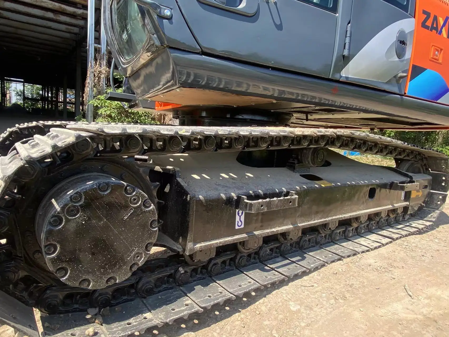 Cheaper price 12 Tons Japan Original high quality used Hitachi ZX120  crawler excavator for sale