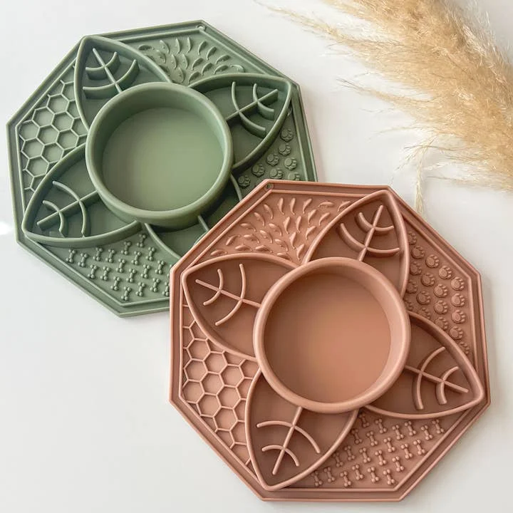ZMaker Customizable Silicone Octogon Shaped Dog Flower Lick Mat All-in-one Pet Bowl Lick Mat Slow Eating Dog Bowl