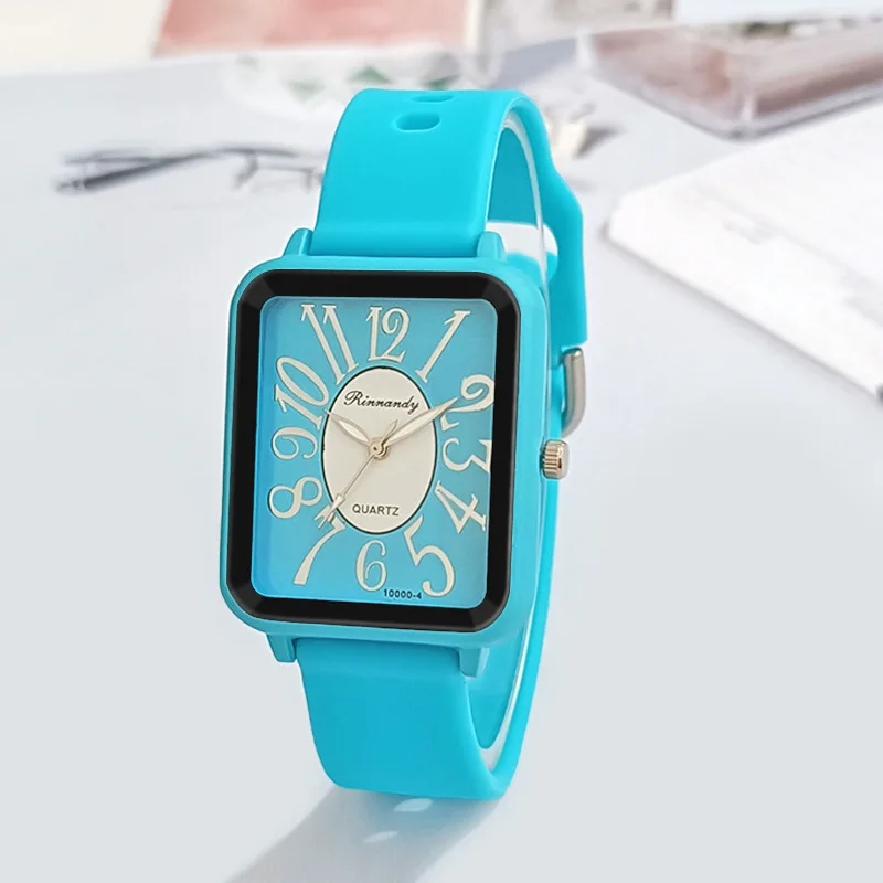 Wholesale 2024 new design alloy case luxury watches cheap square women silicone strap quartz watches R02