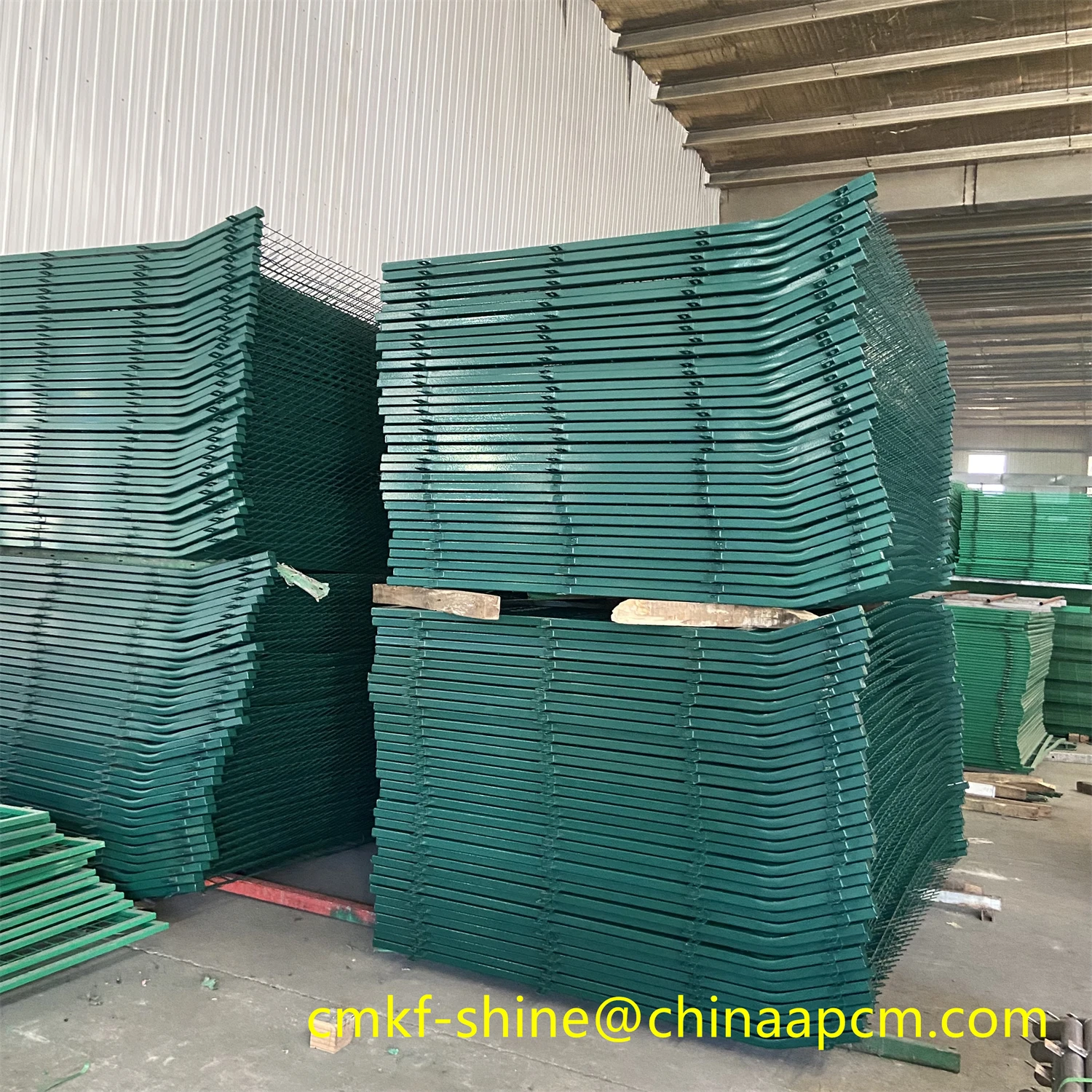 Home Garden Welded Wire Mesh Fence good quality  3D triangle mesh fence