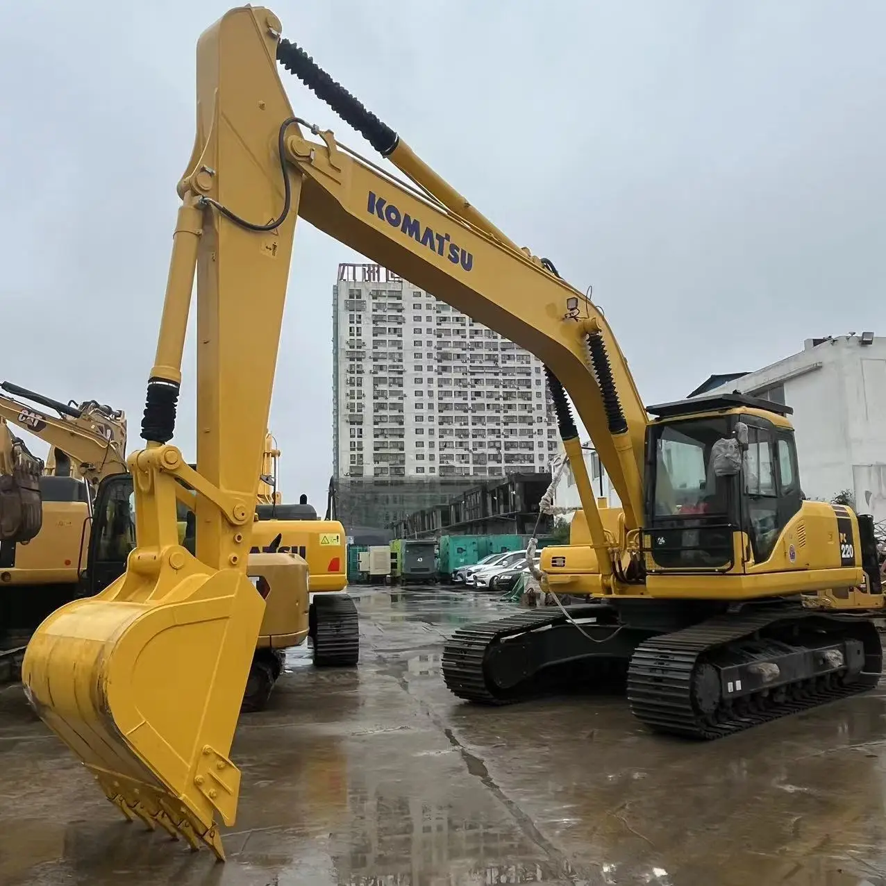 High performance used Komatsu PC220-7 efficient construction machine ,22ton hydraulic crawler excavator Japan for sale