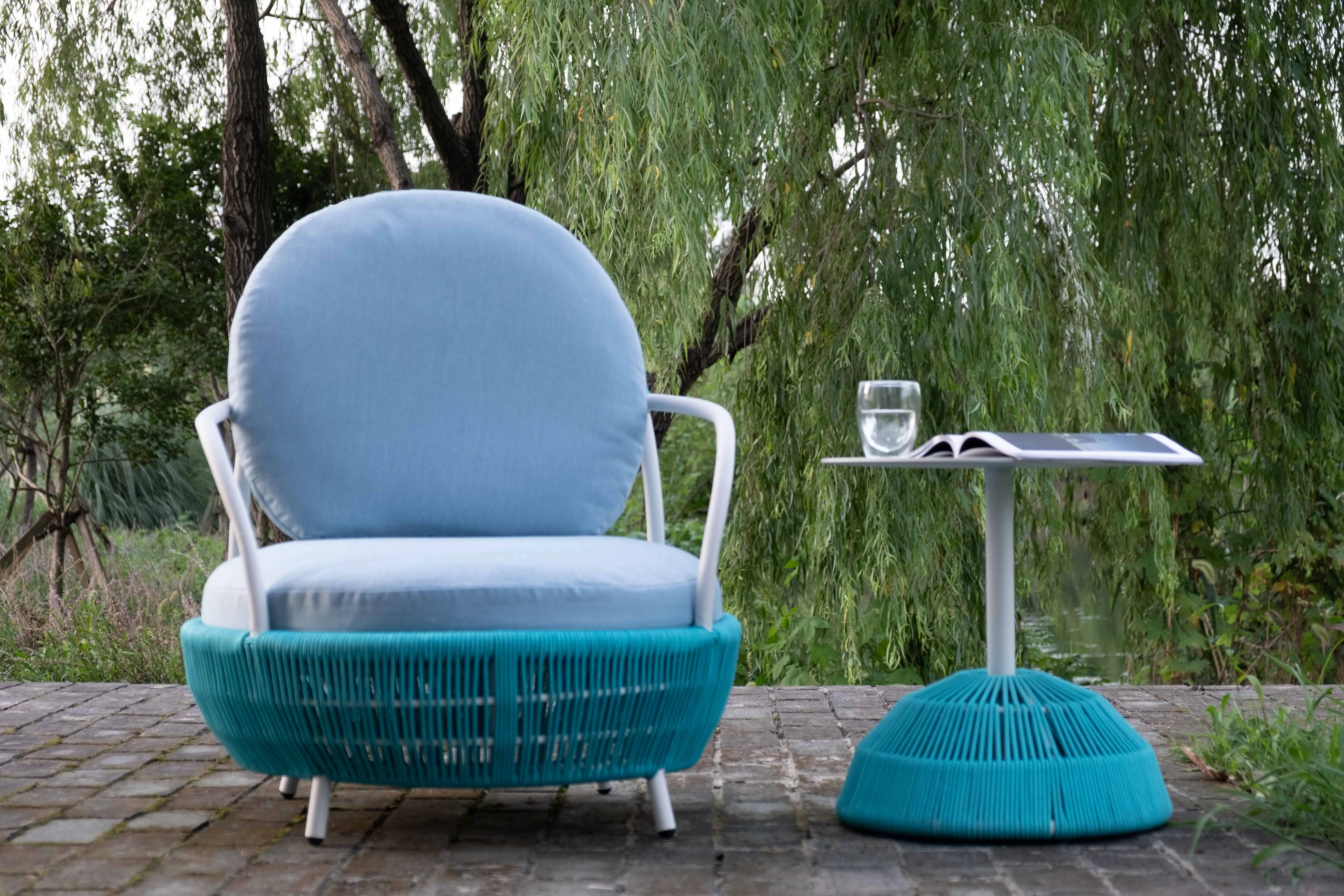 egg chair