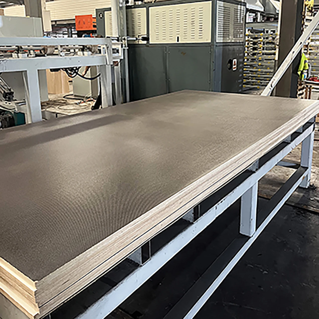 Sheet/Melamine/Wooden Laminated Plywoods Birch Core Phenolic Glue Anti-Slip Film Faced Plywood