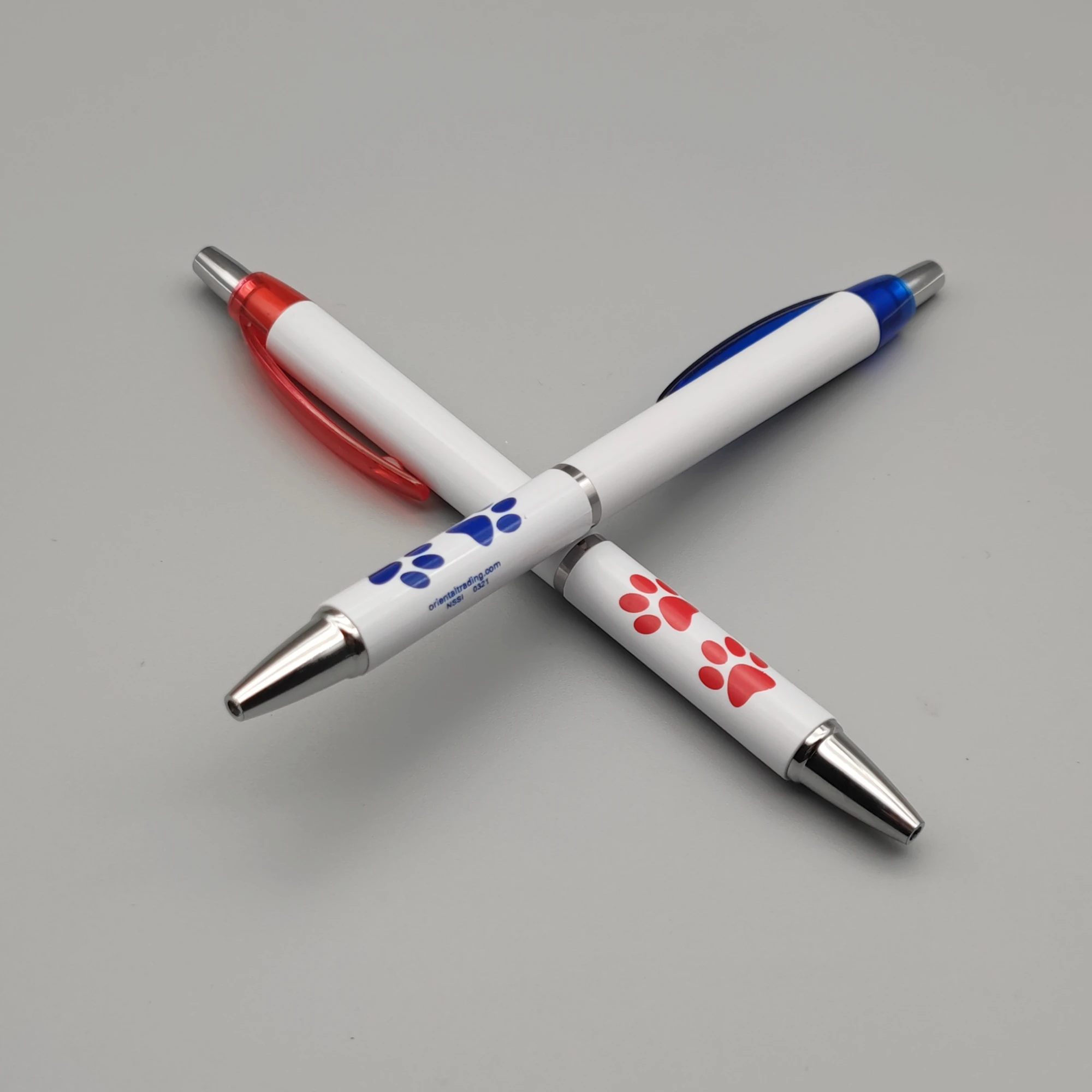 Modern white push ballpoint pen candy color push neutral pen student pen with cat claw printed