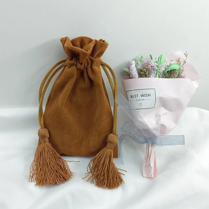 Оптовая продажа бархатный мешочек Ювелирные изделия Шнурок Бархатный упаковочный мешок с кисточкой