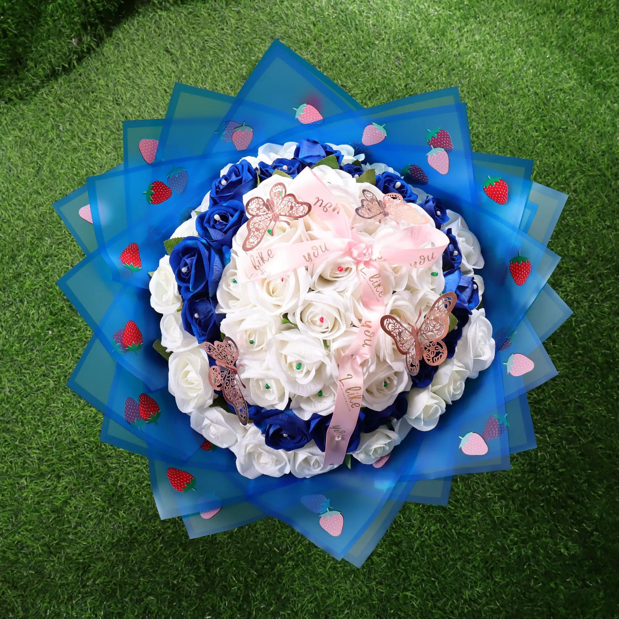 New Design 58*58cm Red Strawberry Design Flower Wrapping Paper Uncoated Pe Coating Wrapping Paper for Flower Shop