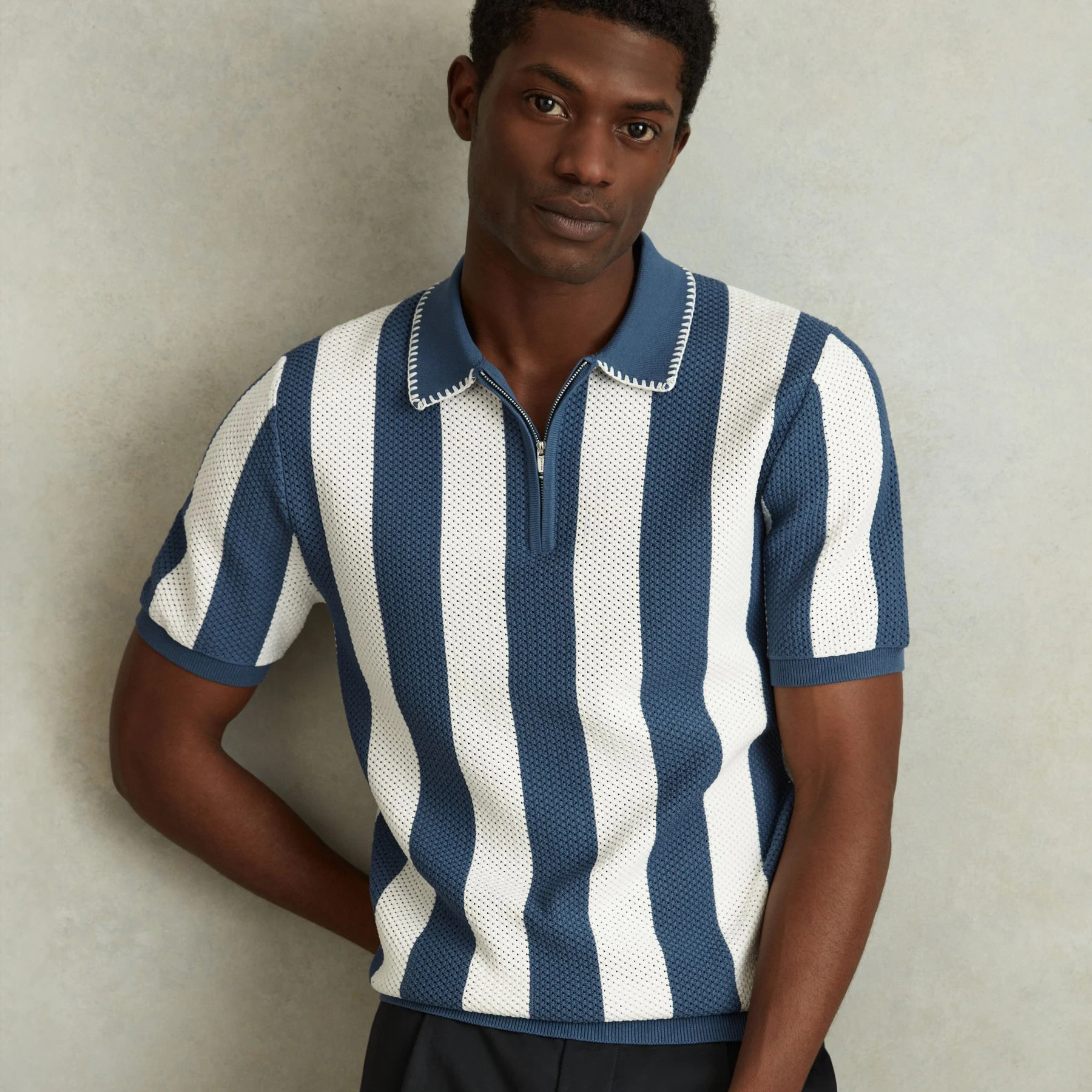 Мужской жаккардовый свитер с коротким рукавом