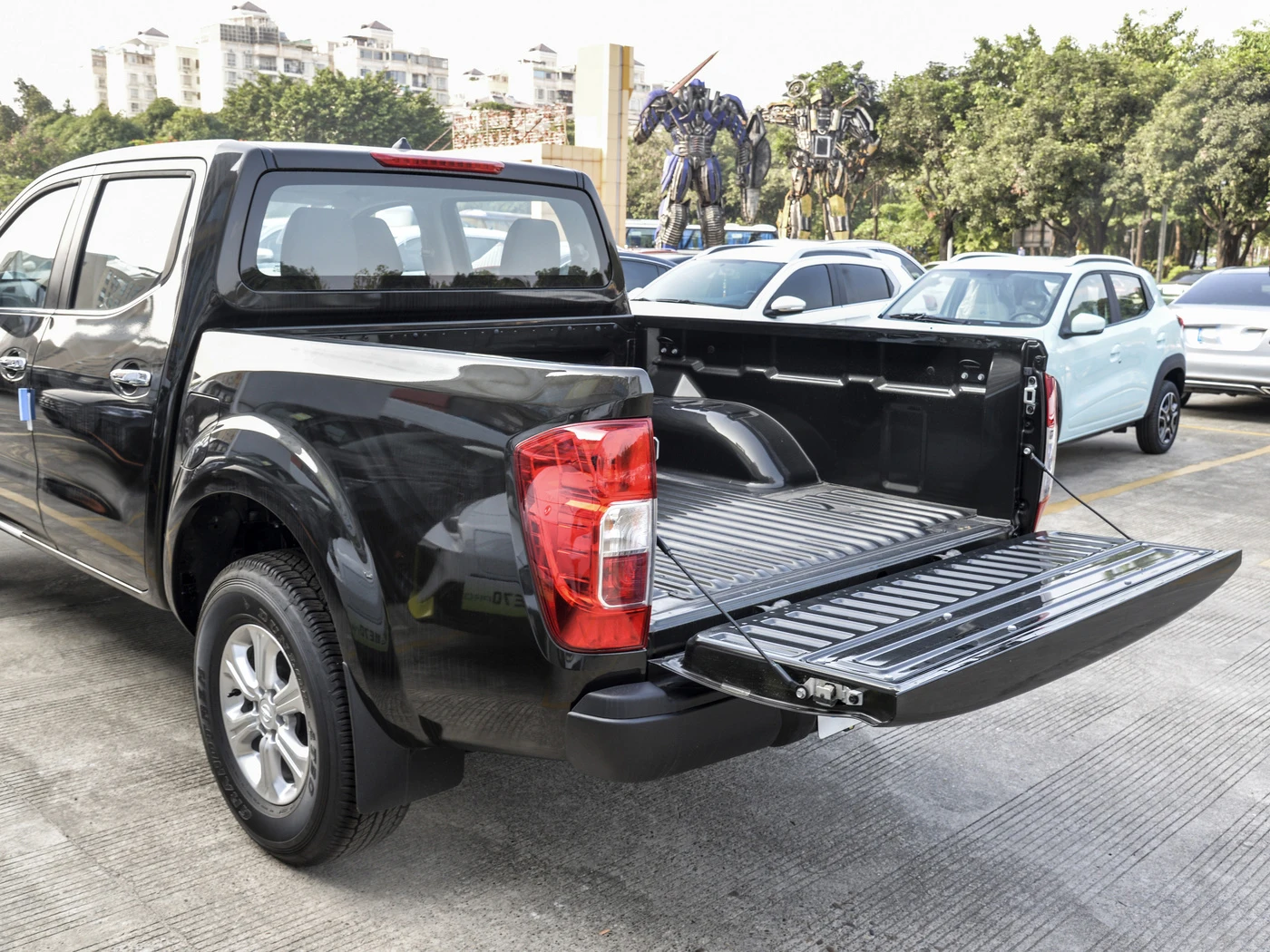 2023 бренд мини-грузовик Nissan Navara Пикап 4x4 грузовой грузовик для продажи
