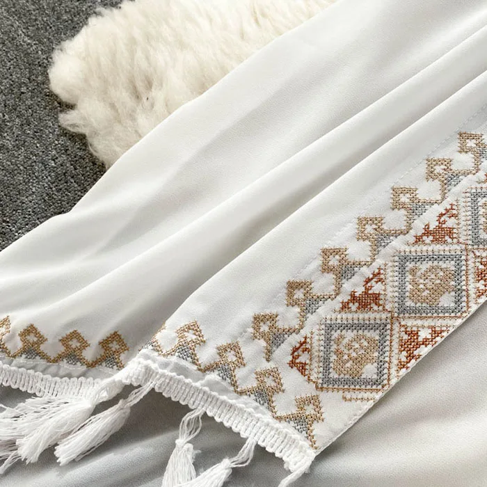 LY3064  New 2023 Fashion Design Black White Color Embroidery Bohemian Kimono Shirt Blouse Bohemian Blouses Jacket