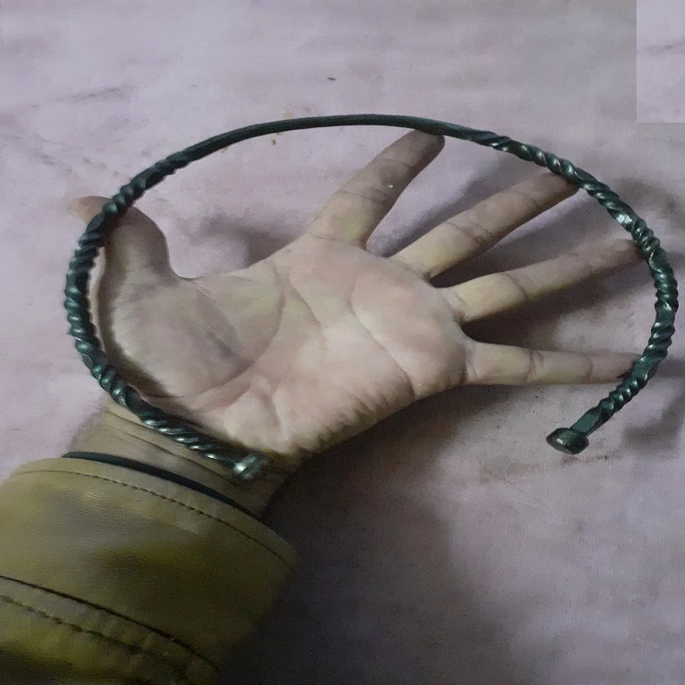 CUSTOM HANDMADE CARBON STEEL MEDIEVAL ANTIQUE FORGED TWISTED NECK RING MEN & WOMEN JEWELRY HAND FORGED BLACK IRON PENDANT