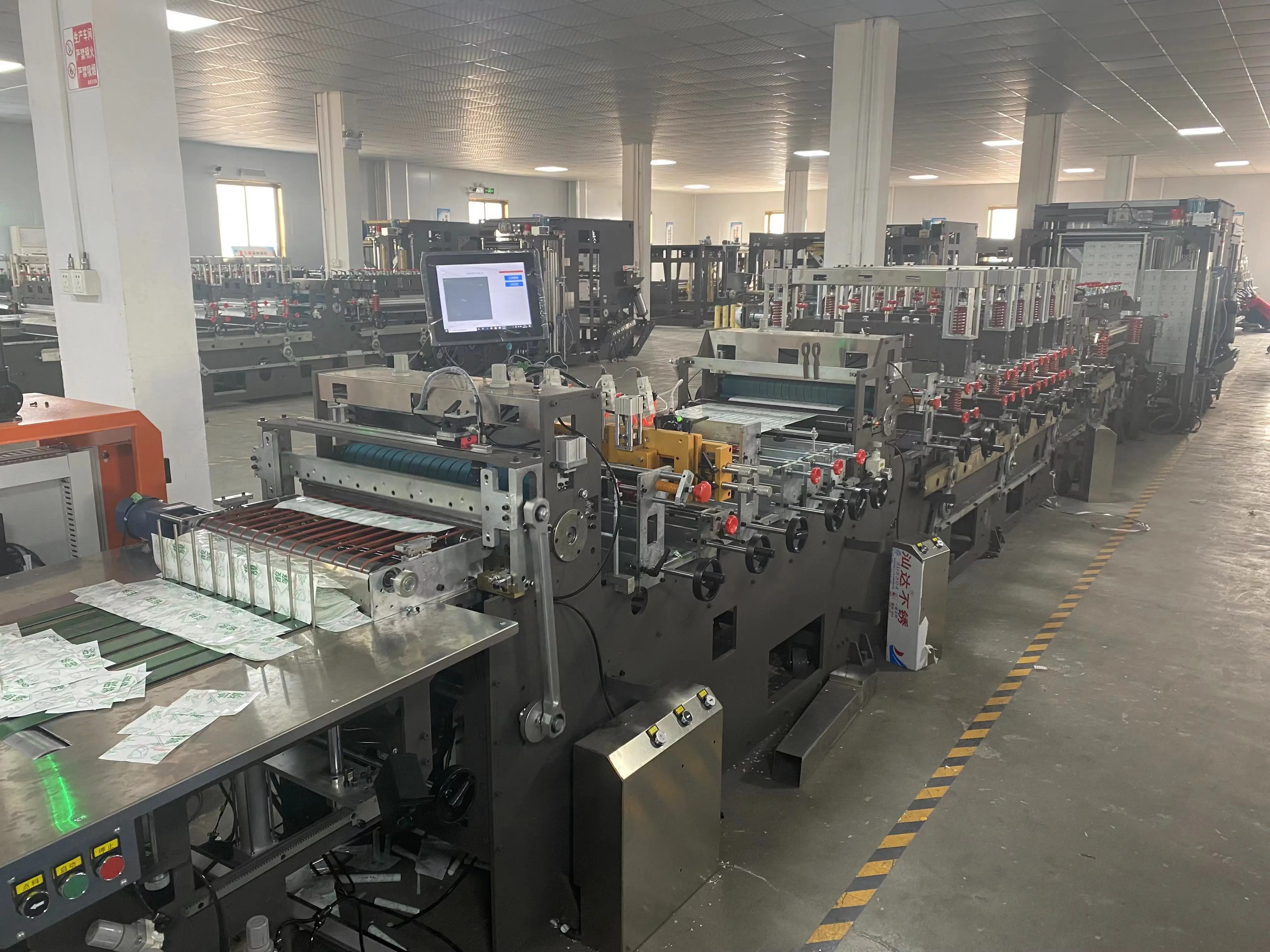 High speed Eight Side Sealing Laminated Kraft Paper PE Film Pouch Making Machine Box Pouch Making Machine