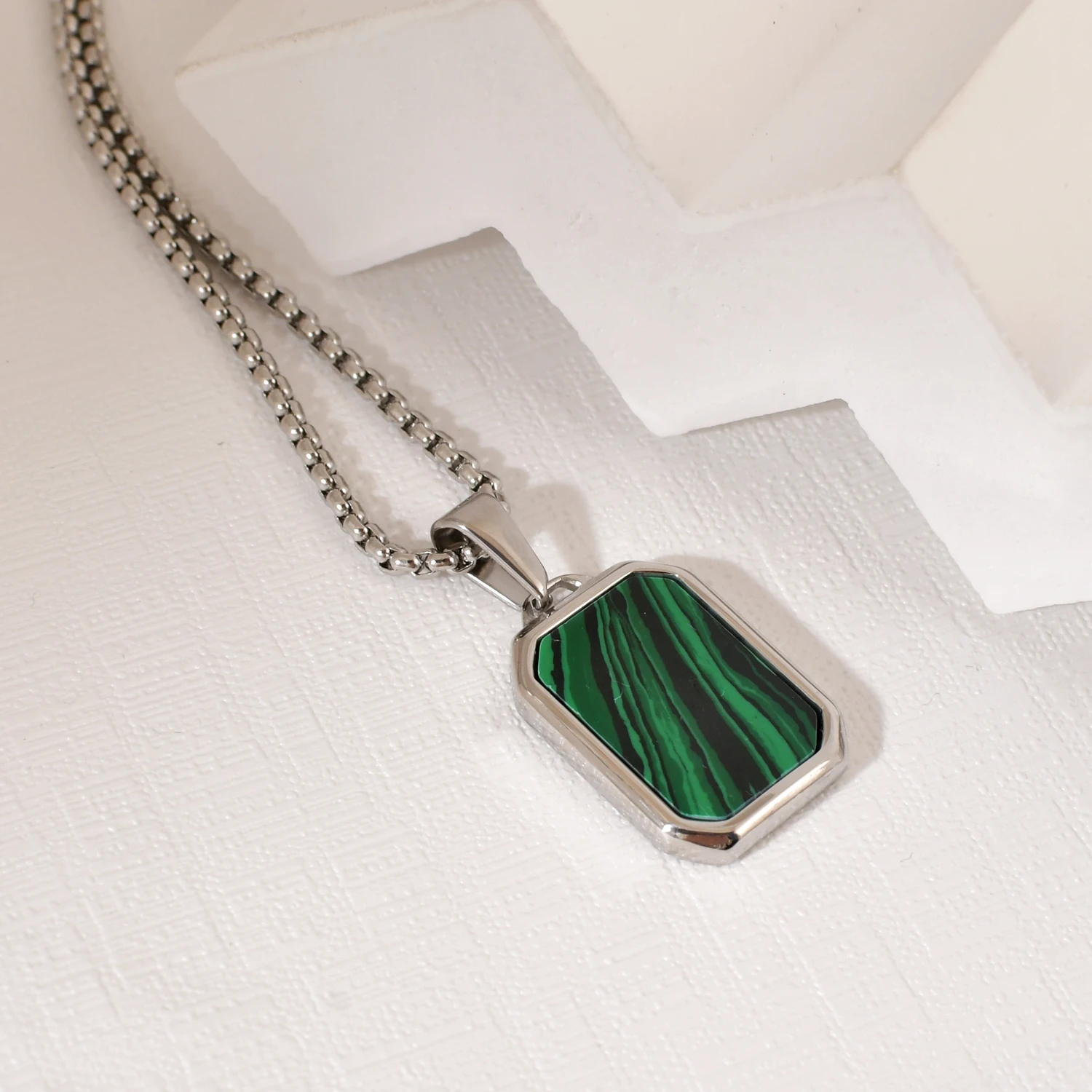 Vintage Gemstone Tiger Eye Black Onyx Malachite Green Pendants 18k Gold Plated Stainless Steel Natural Stone Pendant