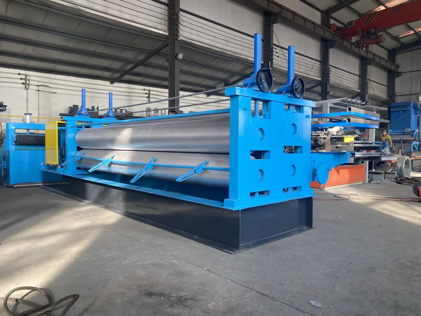 Indonesia popular drum horizontal barrel round wave roofing sheets profiling machine