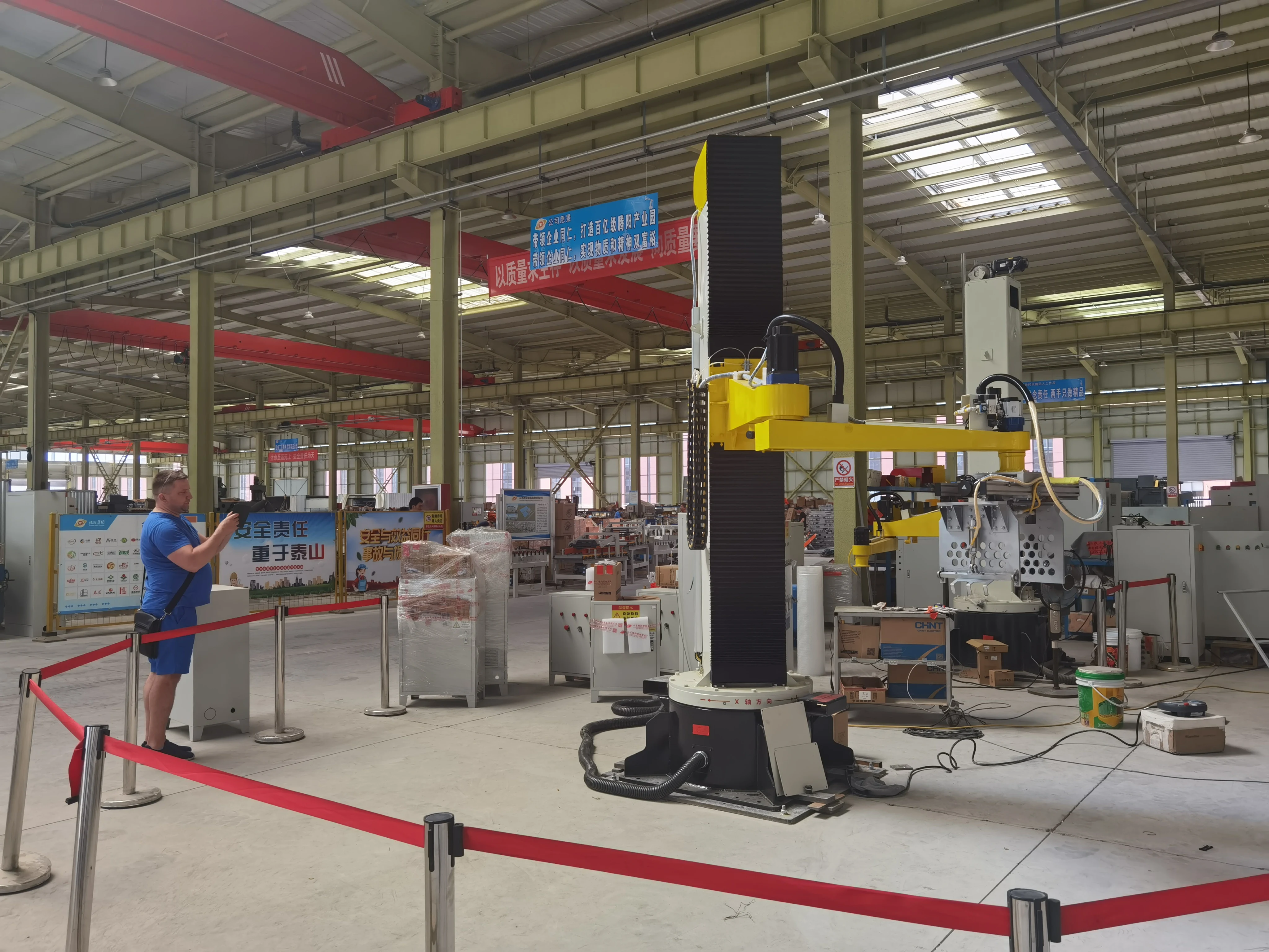 Automatic Column  Palletizer Machine Carton Box Stacking palletizer Robot Arm Mechanical Palletizer