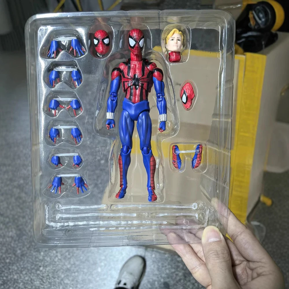 MAF 143 Spiderman Action Figure Ben Reily Scarlet Spider Model Toy