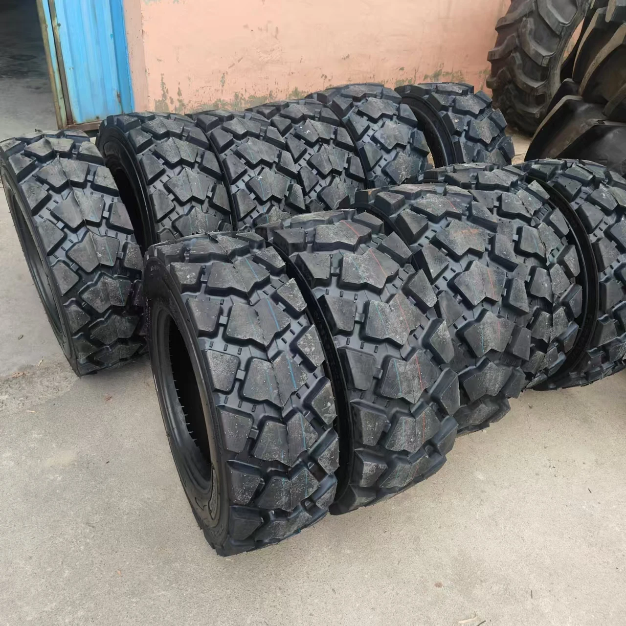 Engineering Tire10-16.5 12-16.5Skid steer loader tir Ingot pattern