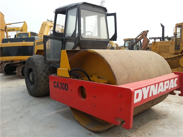 Шведский однобарабанный ролик Dynapac CA30D CA301D на