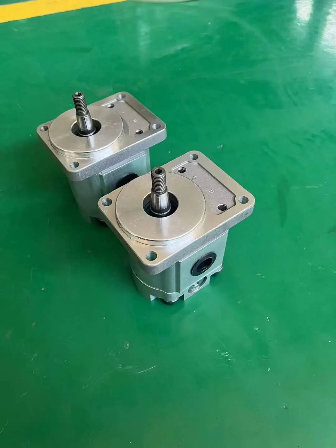 Factory supply Deutz BF6M1013 Engine 0510515323 01174120 AZPF-11-011LCP20MB-S0007 gear pump