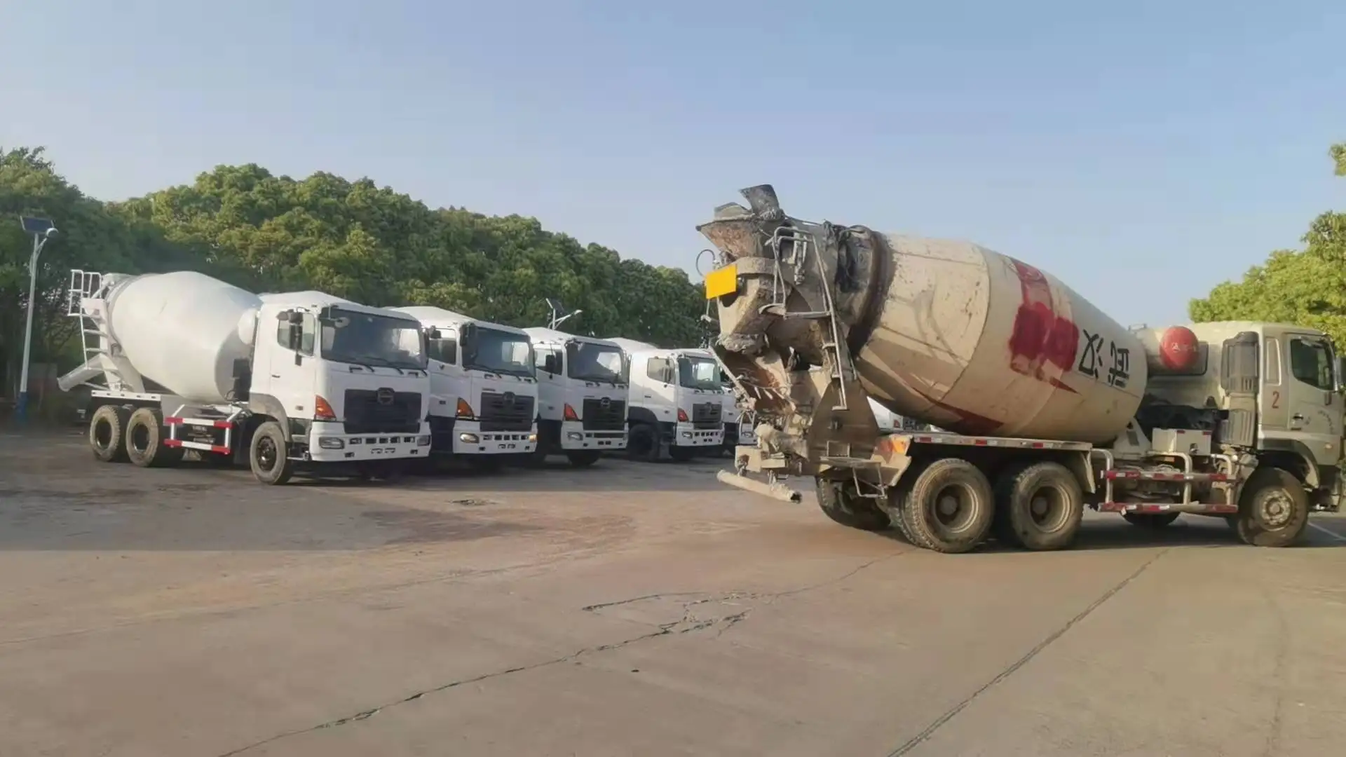 Китайский производитель Hino 700 смеситель Япония б/у на продажу